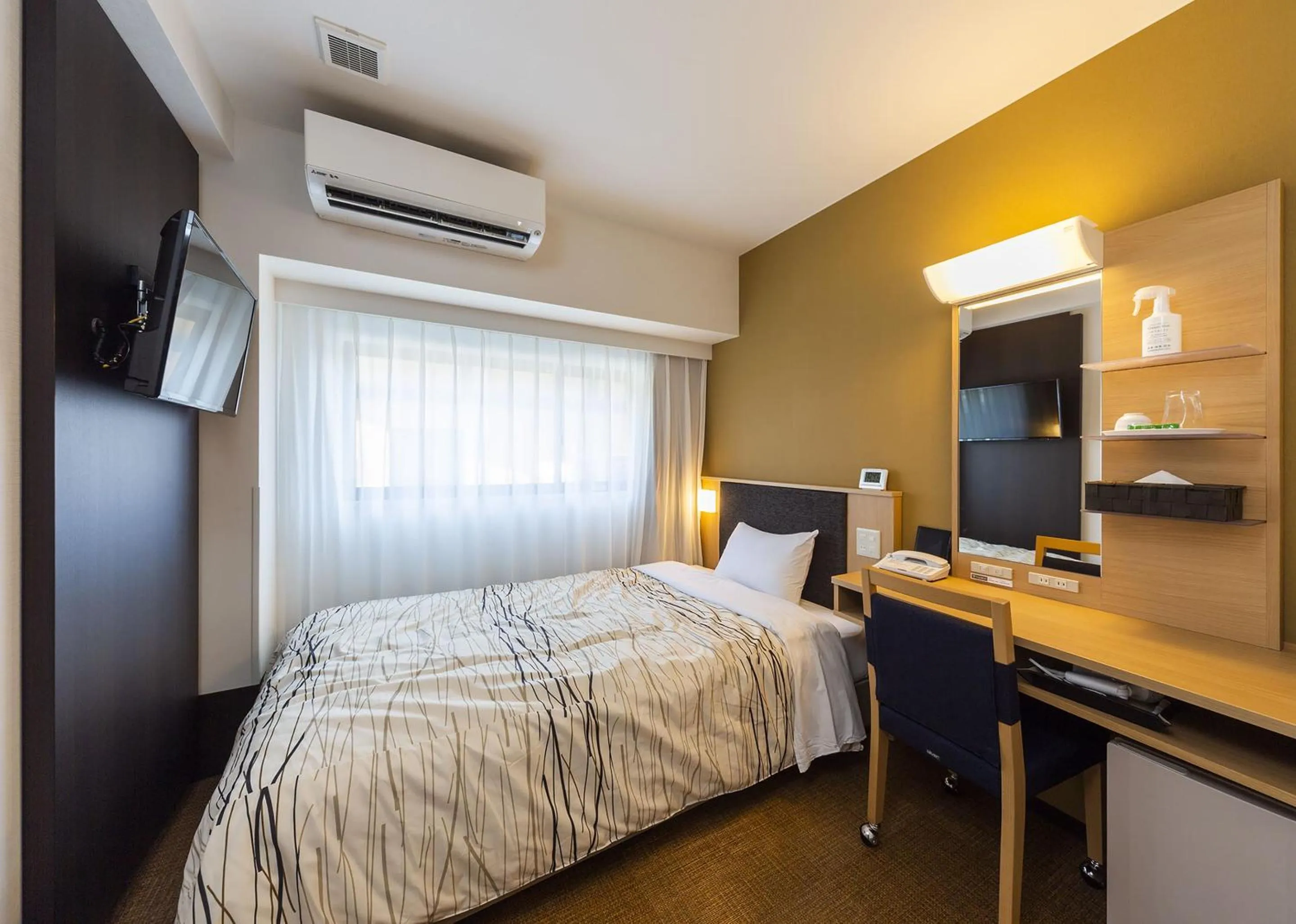 Photo of the whole room, Bed in Manten no Yu Michi no Yado