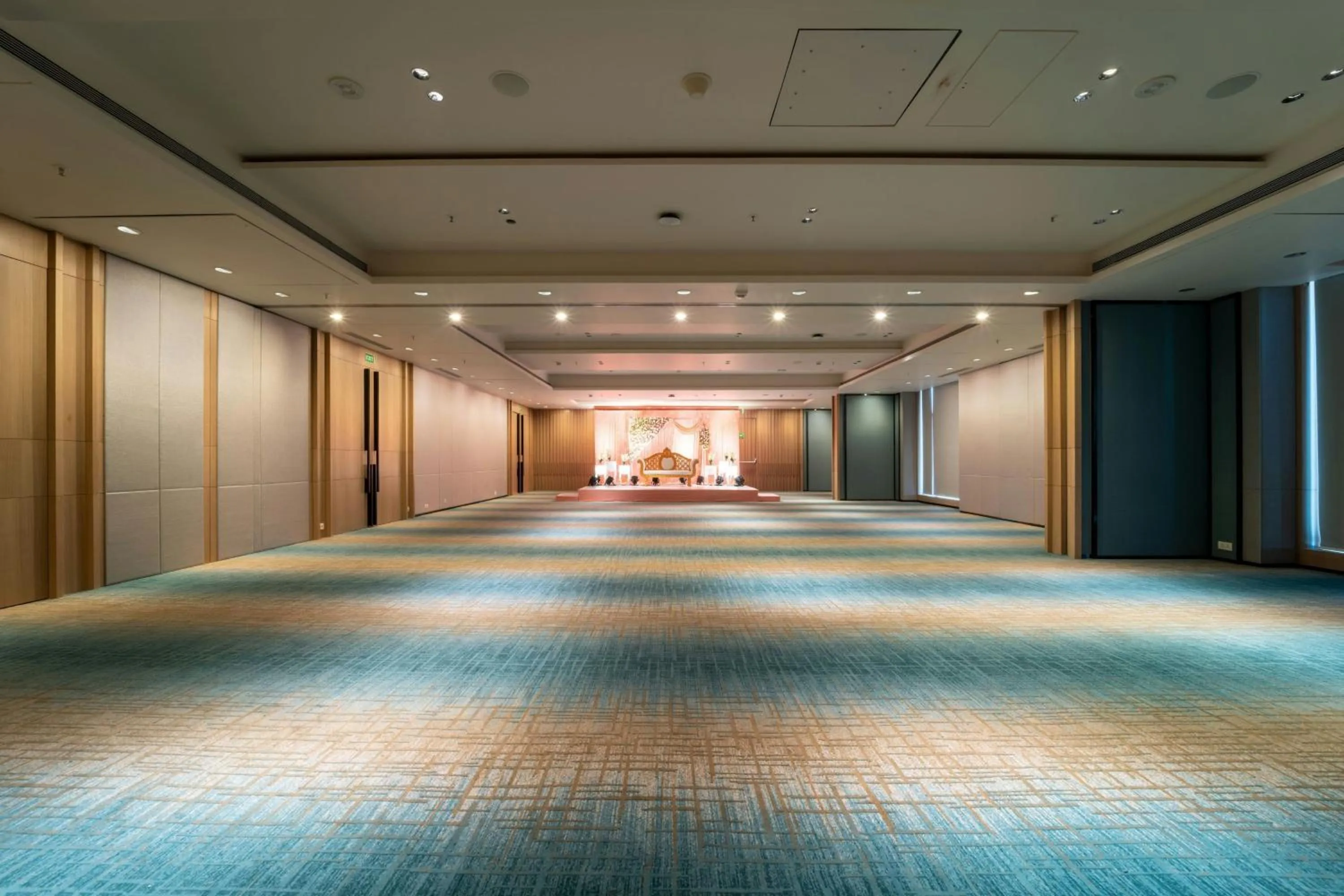 Meeting/conference room in Courtyard by Marriott Vadodara