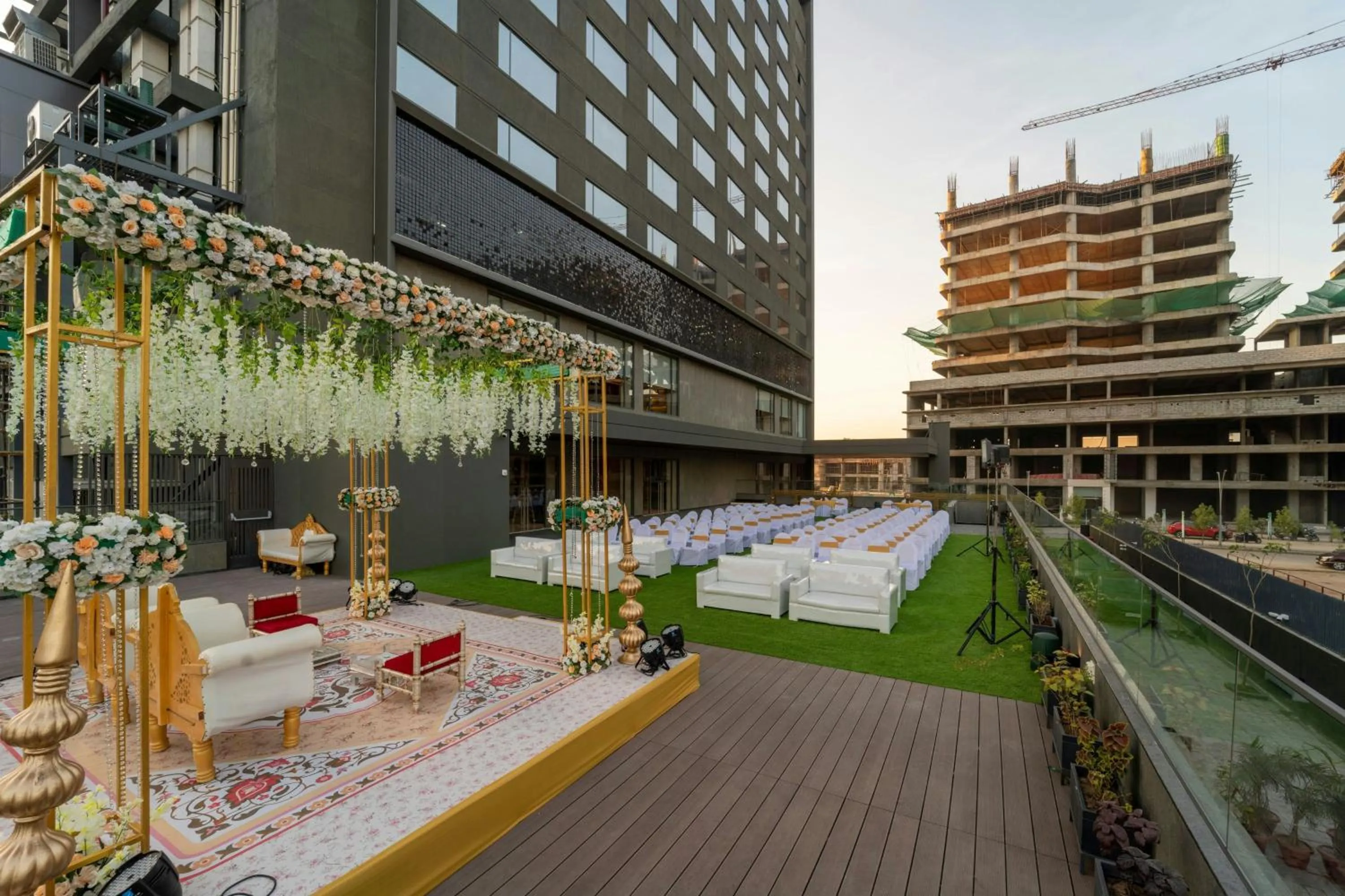 Meeting/conference room in Courtyard by Marriott Vadodara