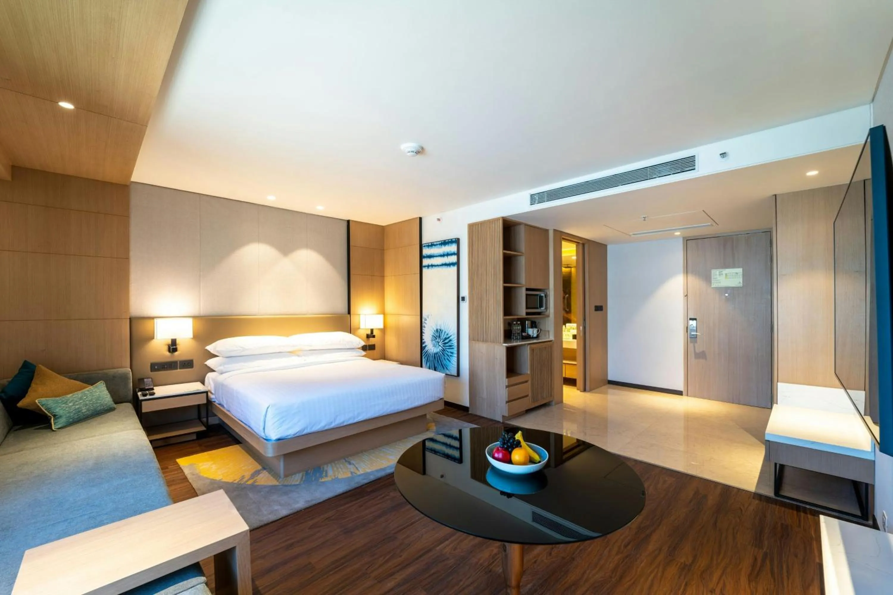 Photo of the whole room, Bed in Courtyard by Marriott Vadodara