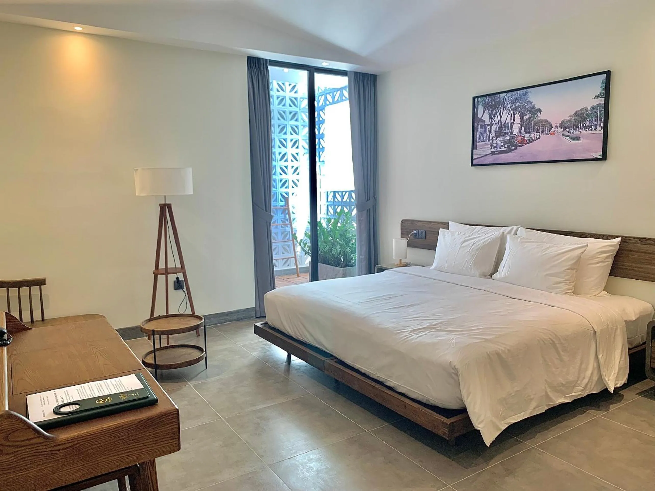 Photo of the whole room, Bed in The Mystery Con Dao