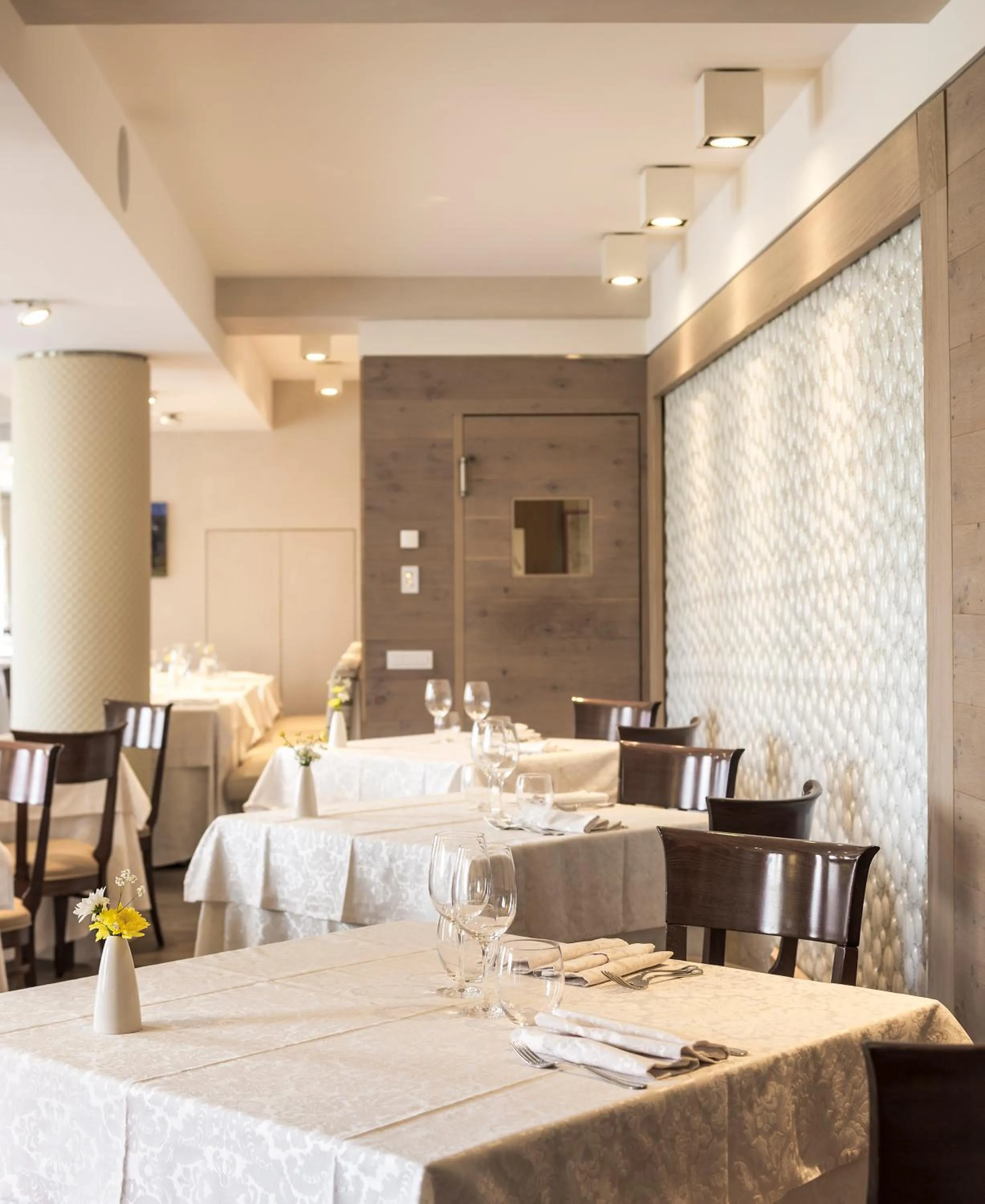 Lounge or bar in Hotel Resort & Spa Miramonti