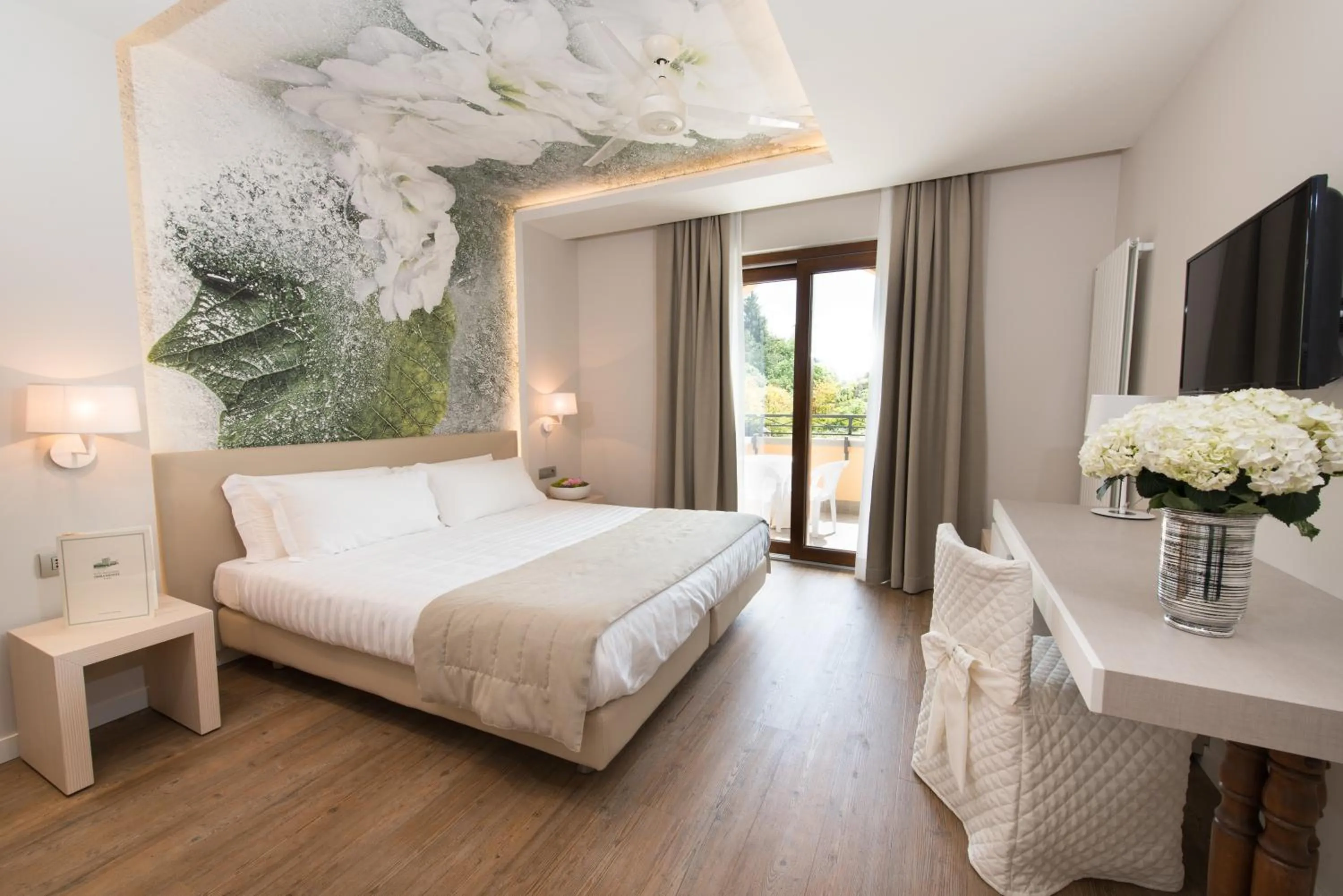 Day, Bed in Hotel Resort & Spa Miramonti