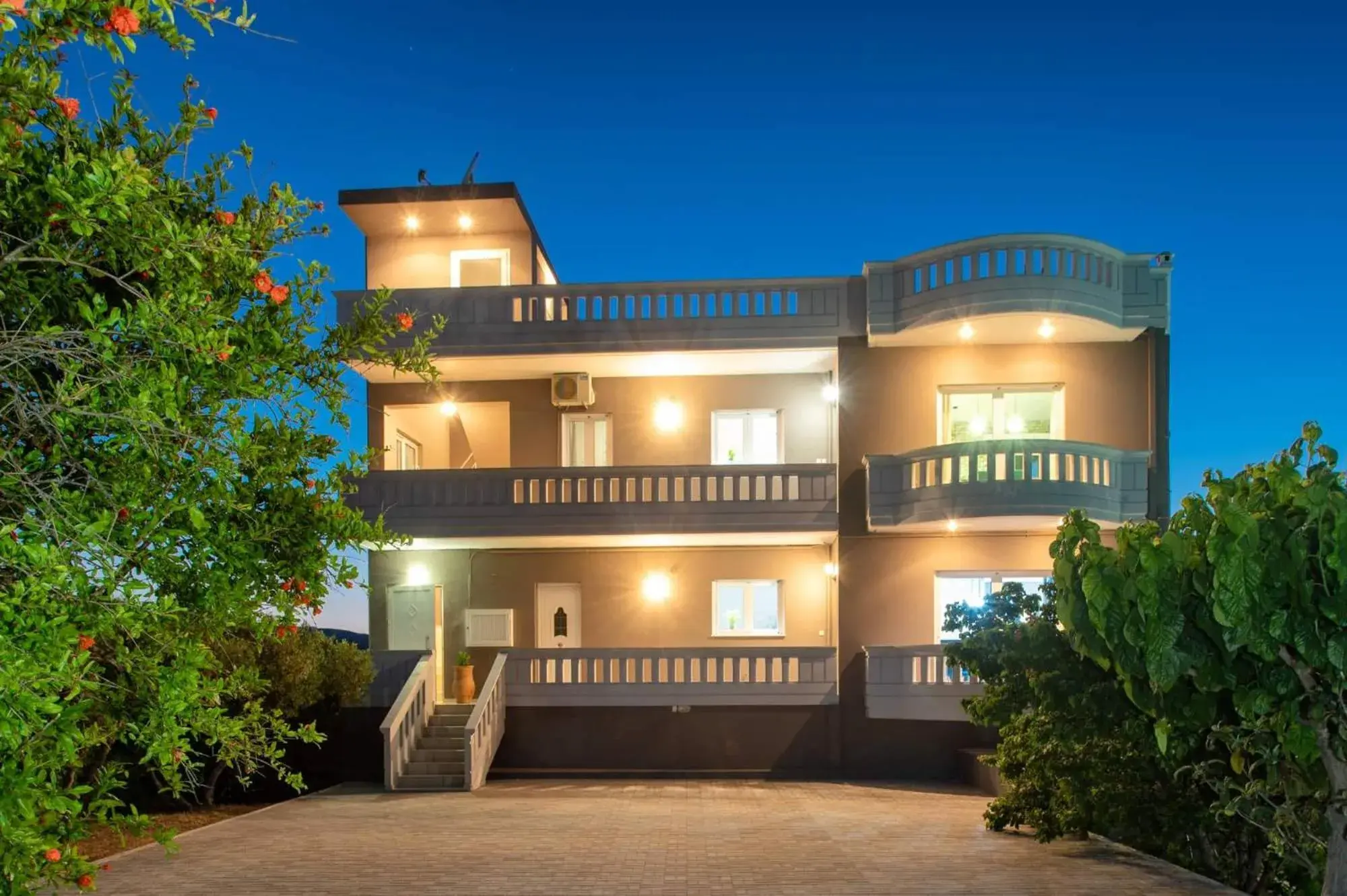 Majestic Villa Majestic Villa