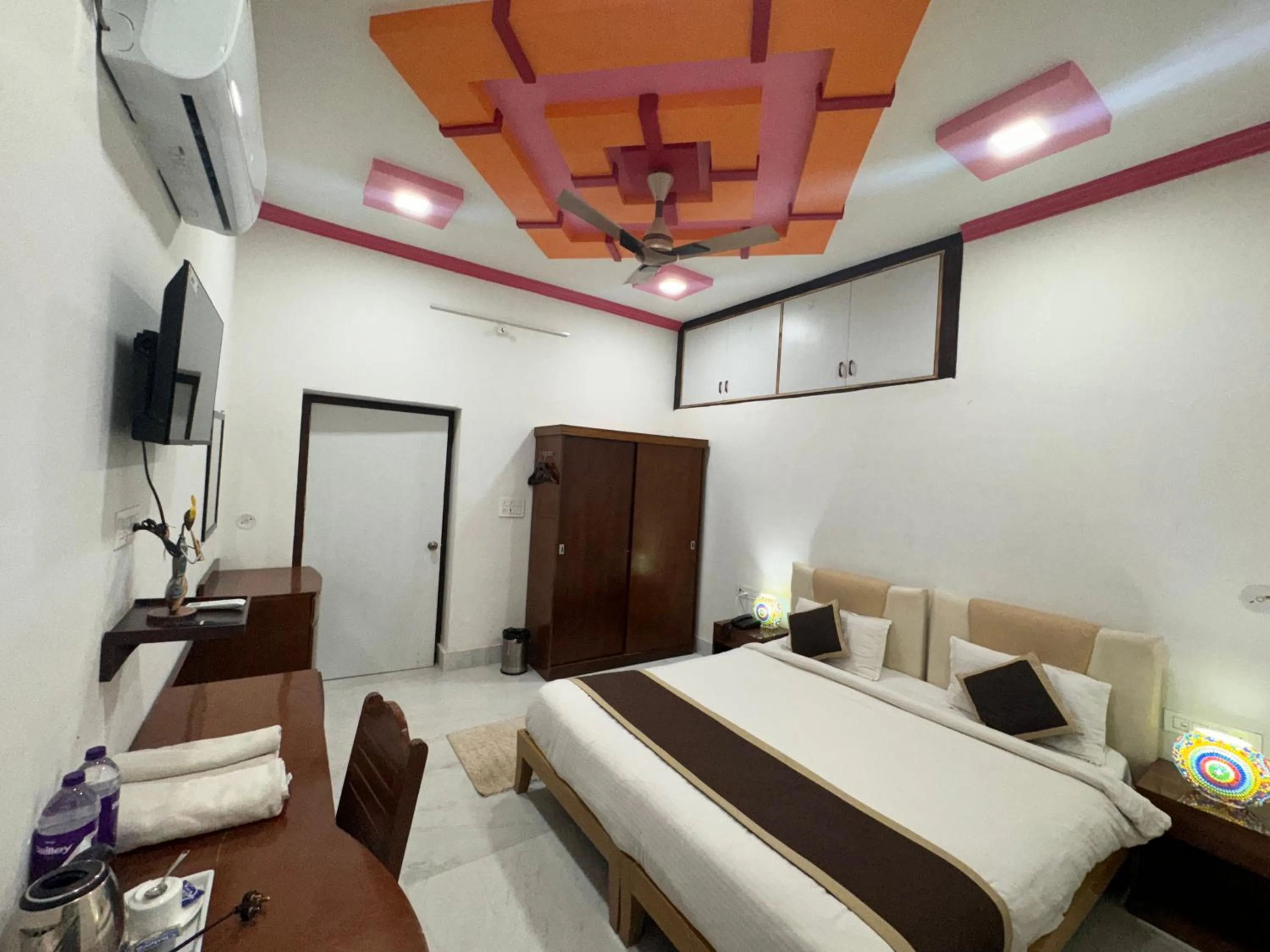 Bathroom, Bed in The Rathore Heritage