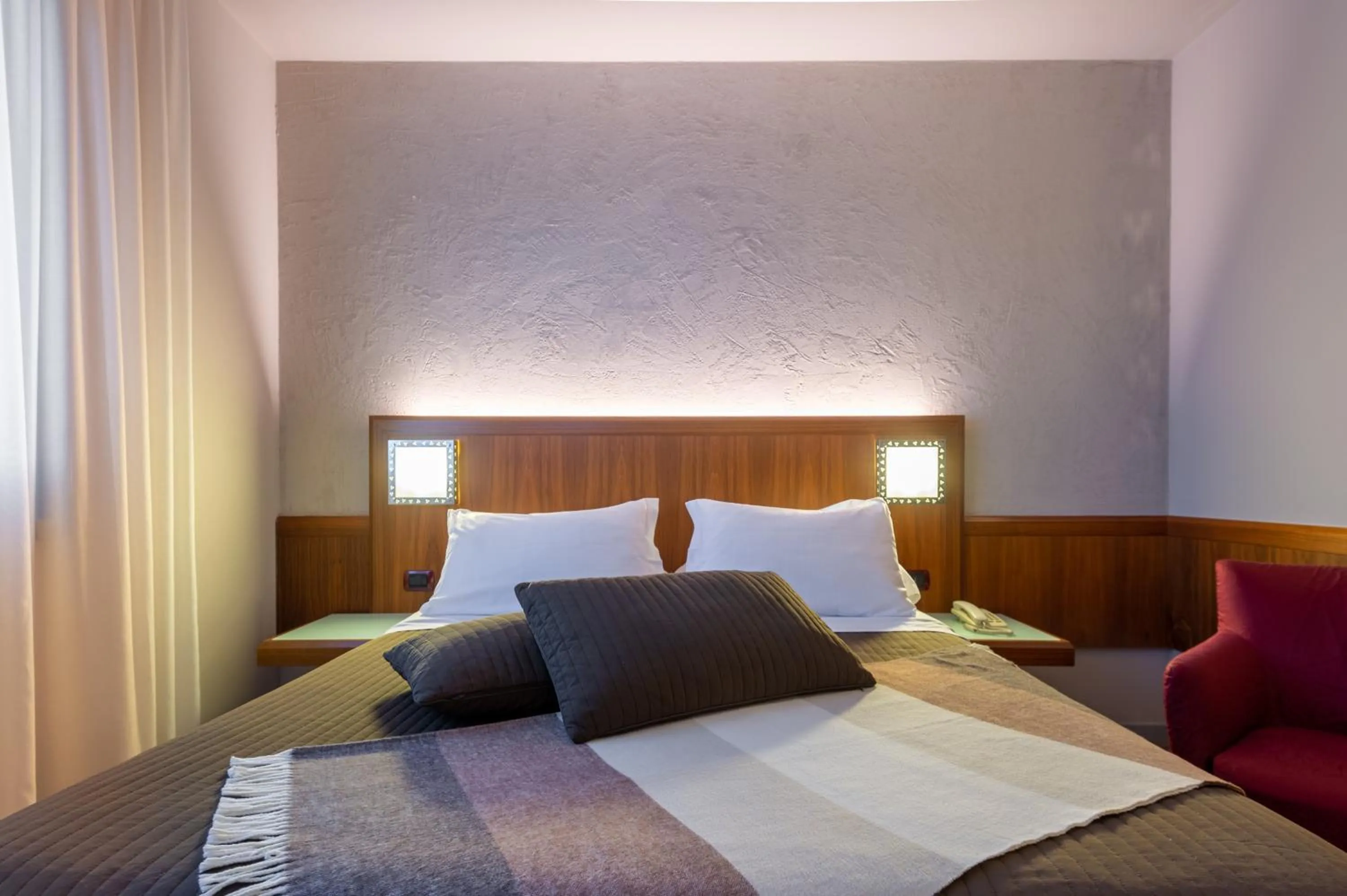 Photo of the whole room, Bed in First Hotel Malpensa