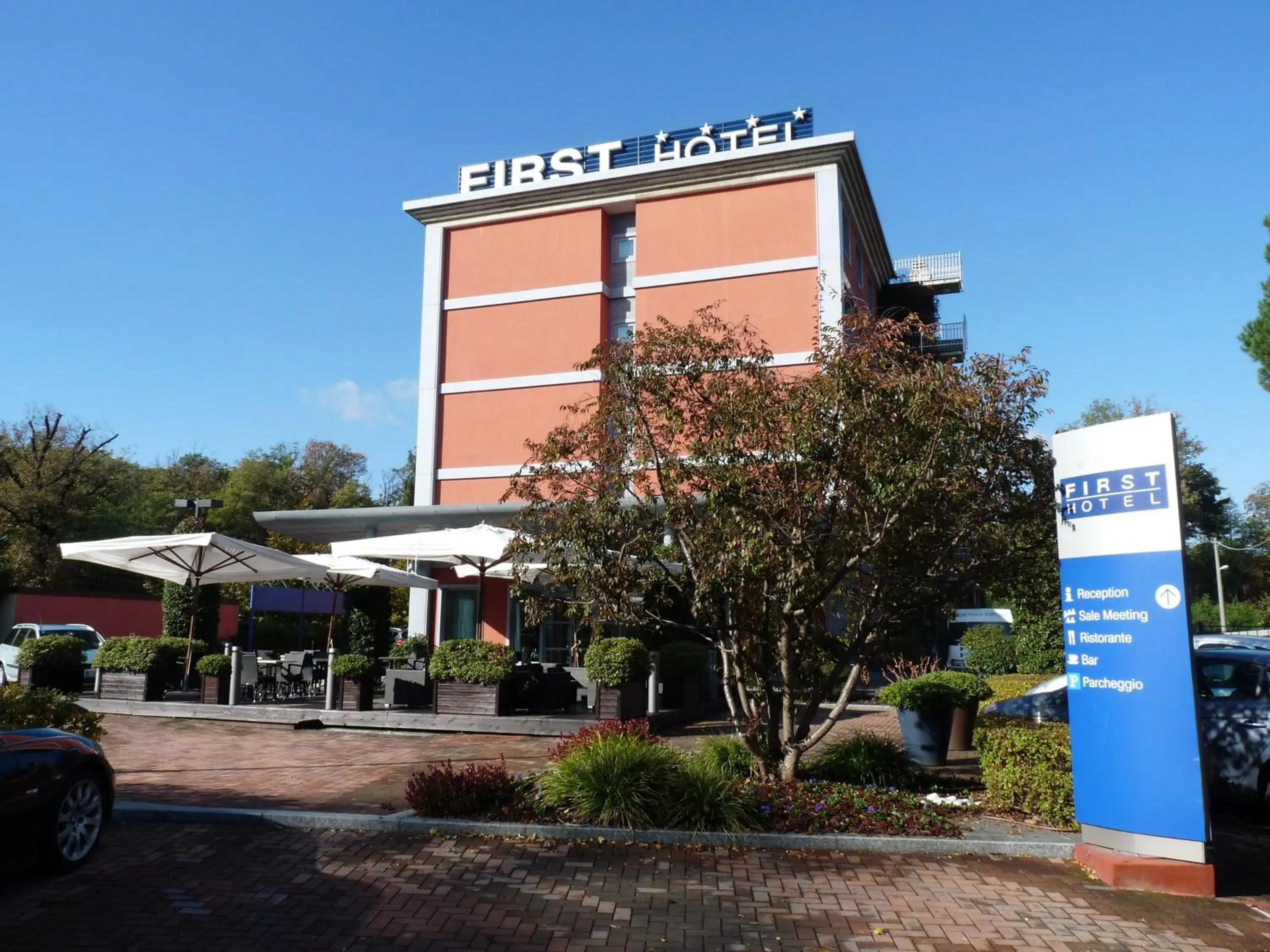 Facade/entrance in First Hotel Malpensa Facade/entrance in First Hotel Malpensa