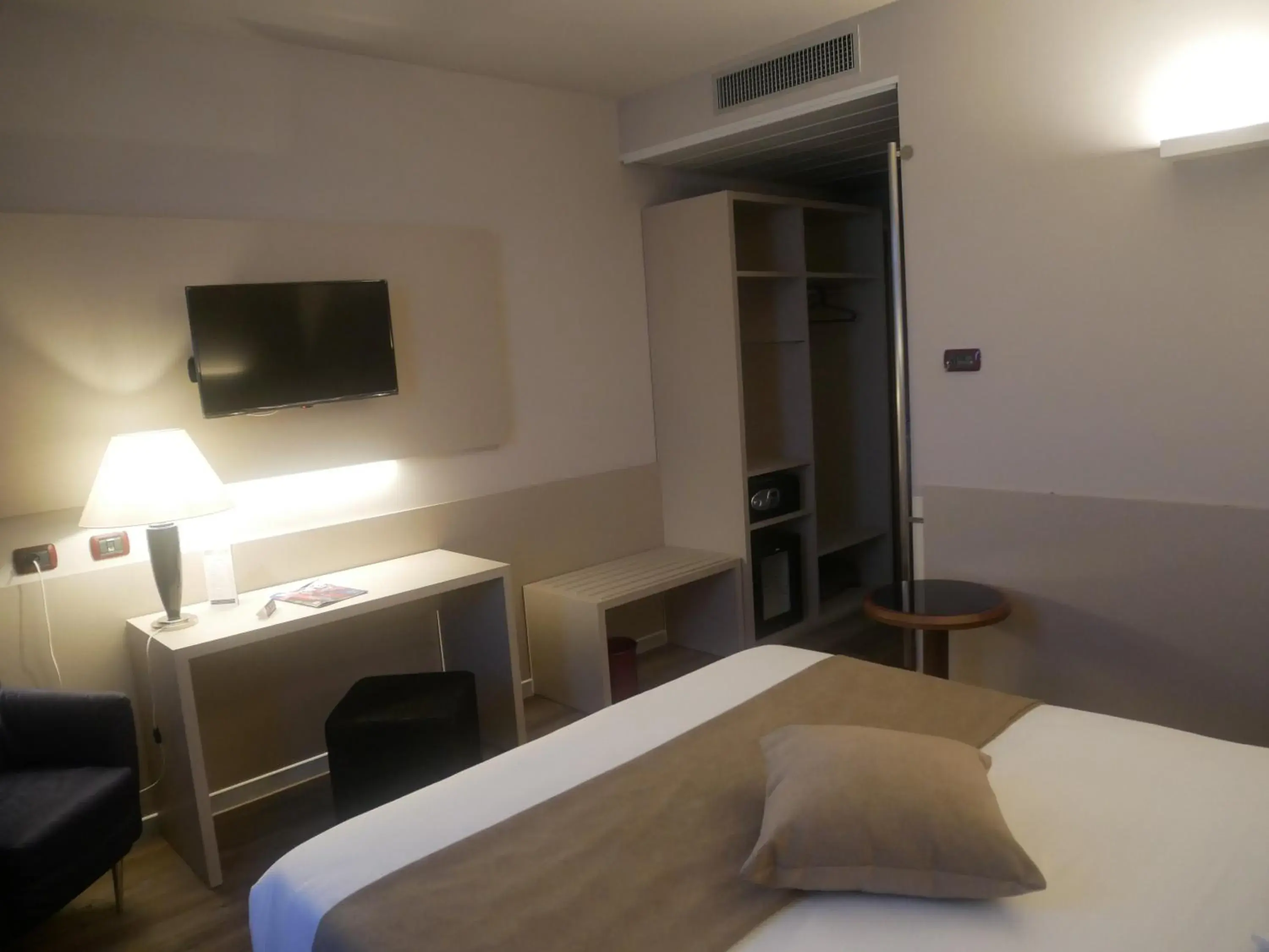 Bed in First Hotel Malpensa Bed in First Hotel Malpensa