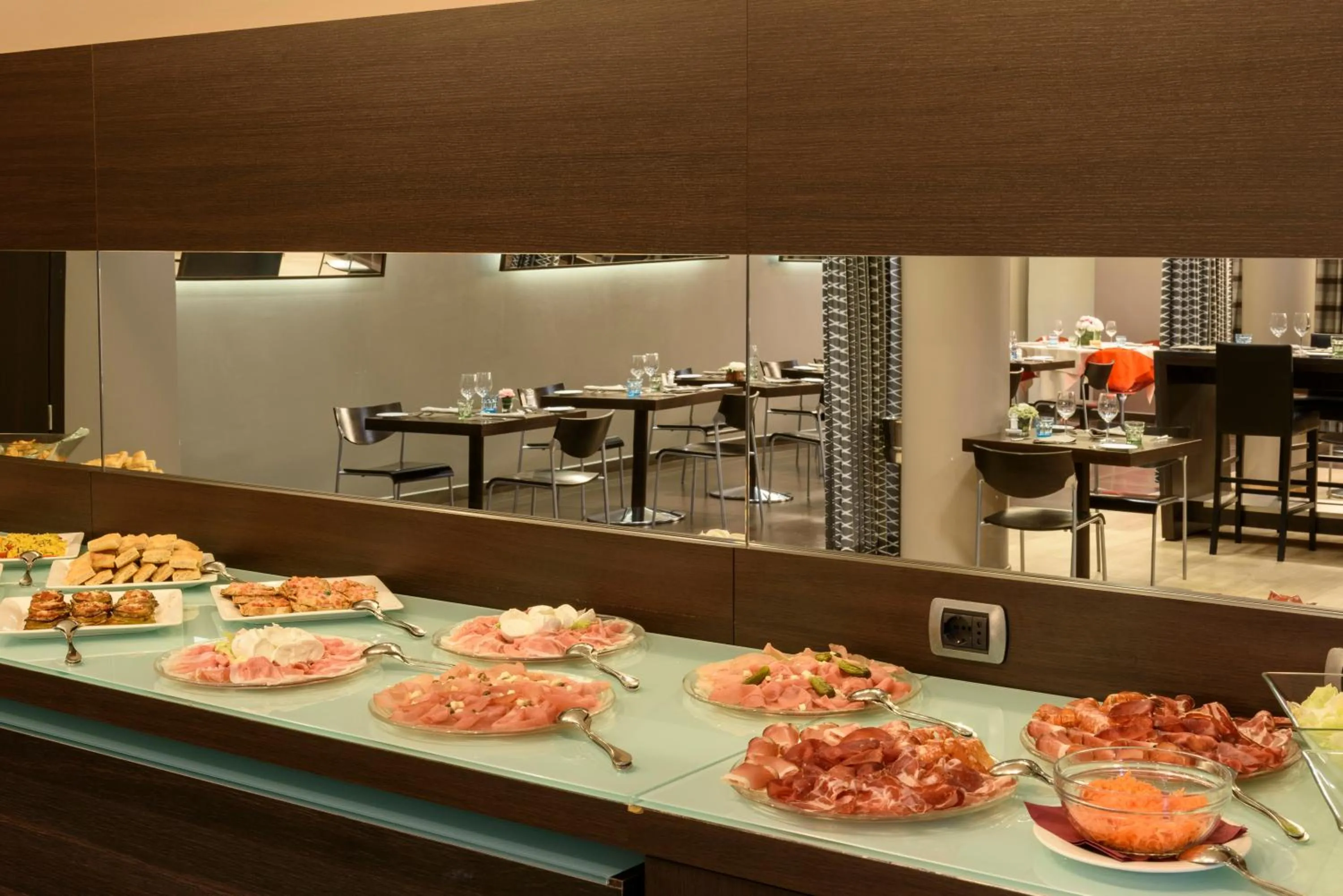 Food and drinks in First Hotel Malpensa