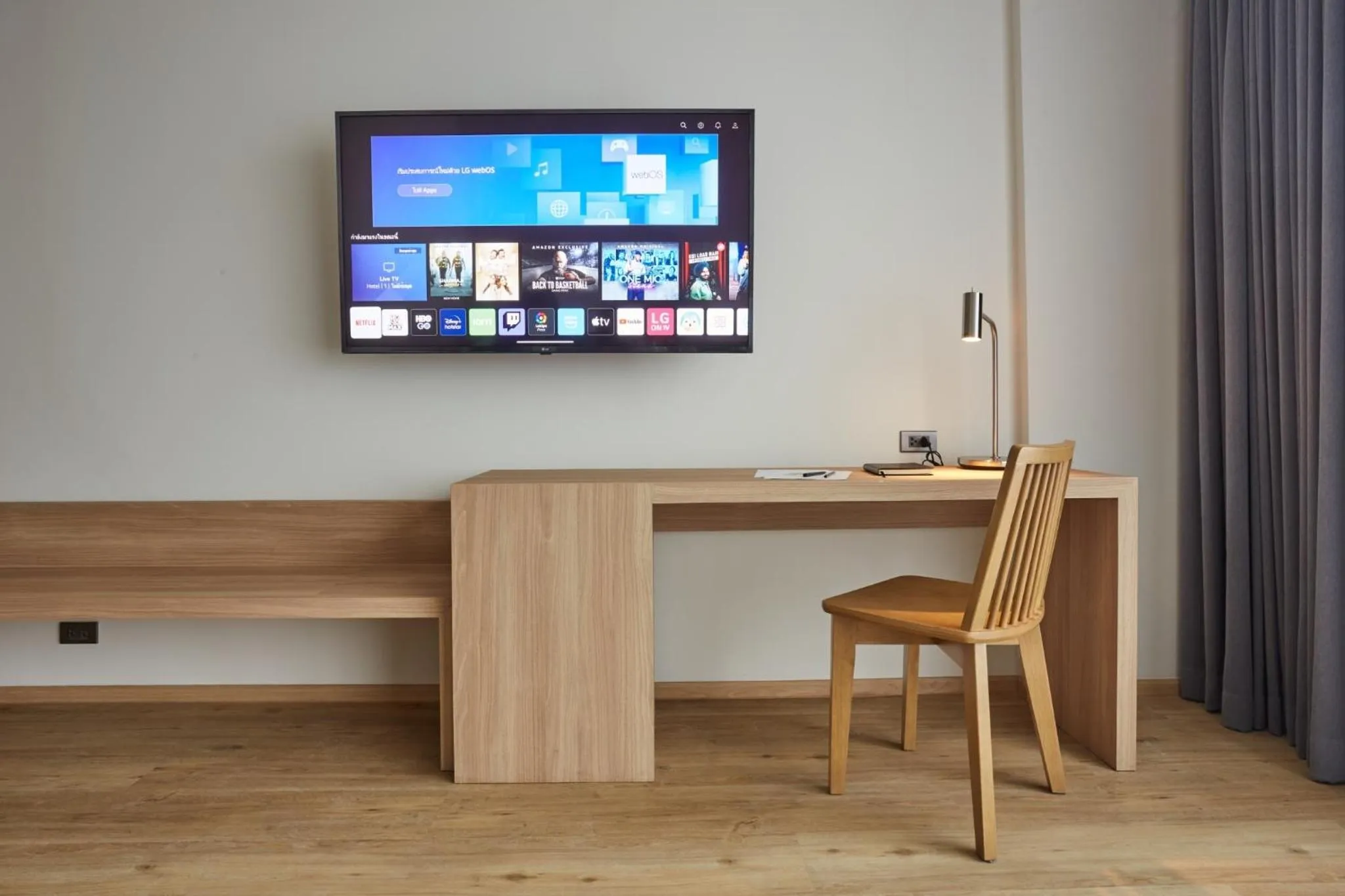 TV and multimedia in Centara Life Wisma Hotel Ratchaburi