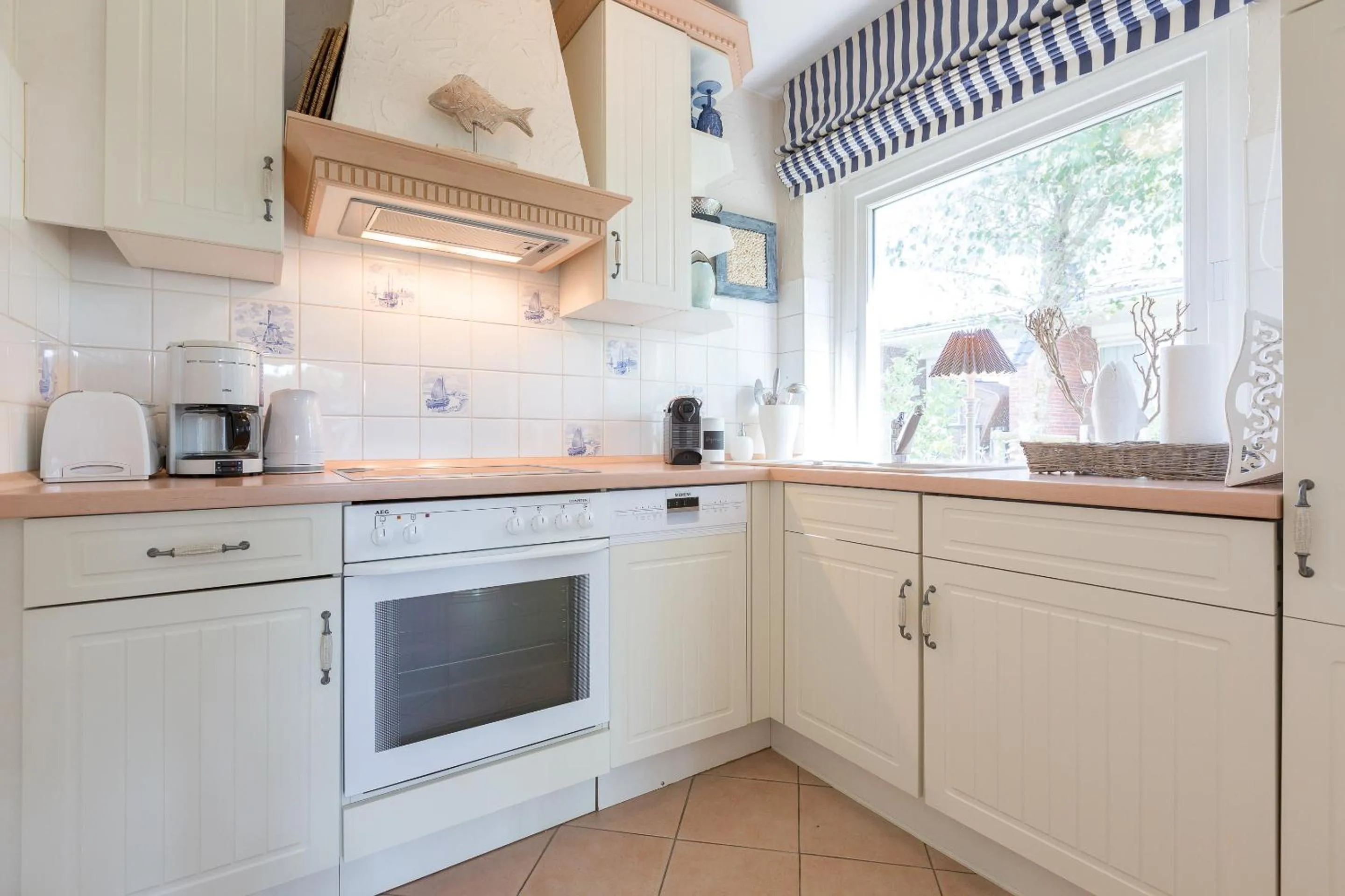 Kitchen or kitchenette in Strandgut App 88