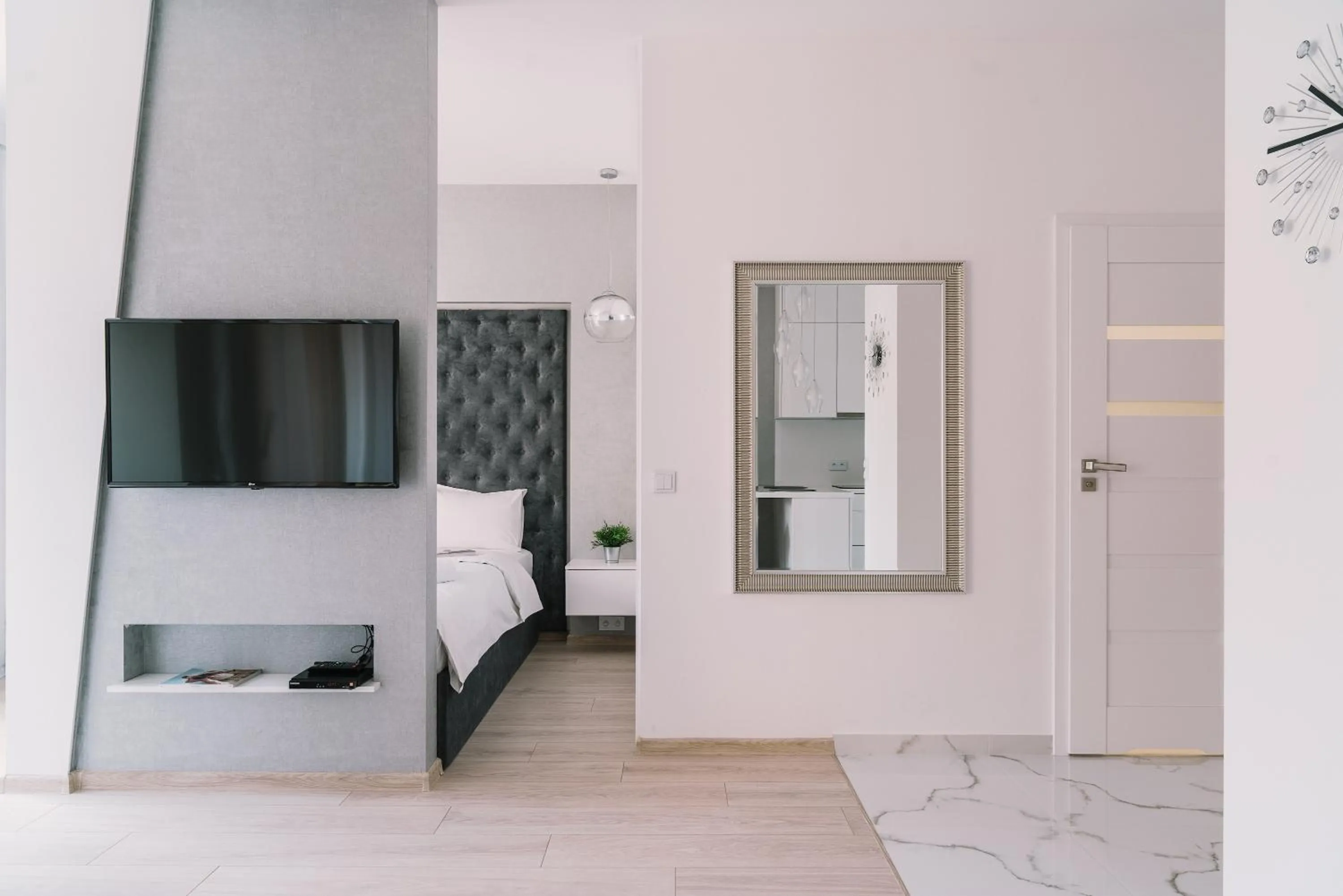 TV and multimedia, Bed in Kolejowa ApartHotel