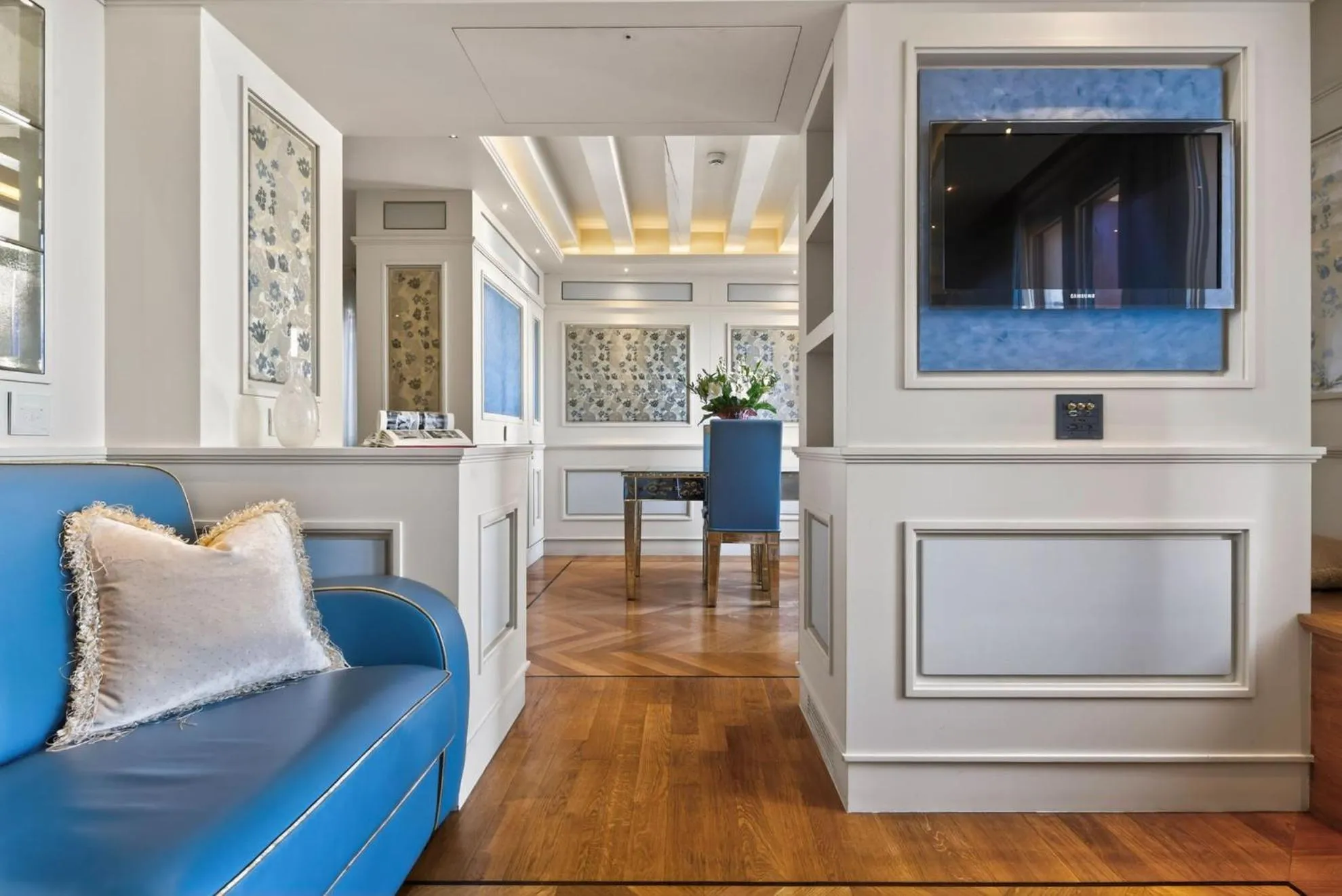 TV and multimedia in Canaletto Luxury Suites - San Marco Luxury