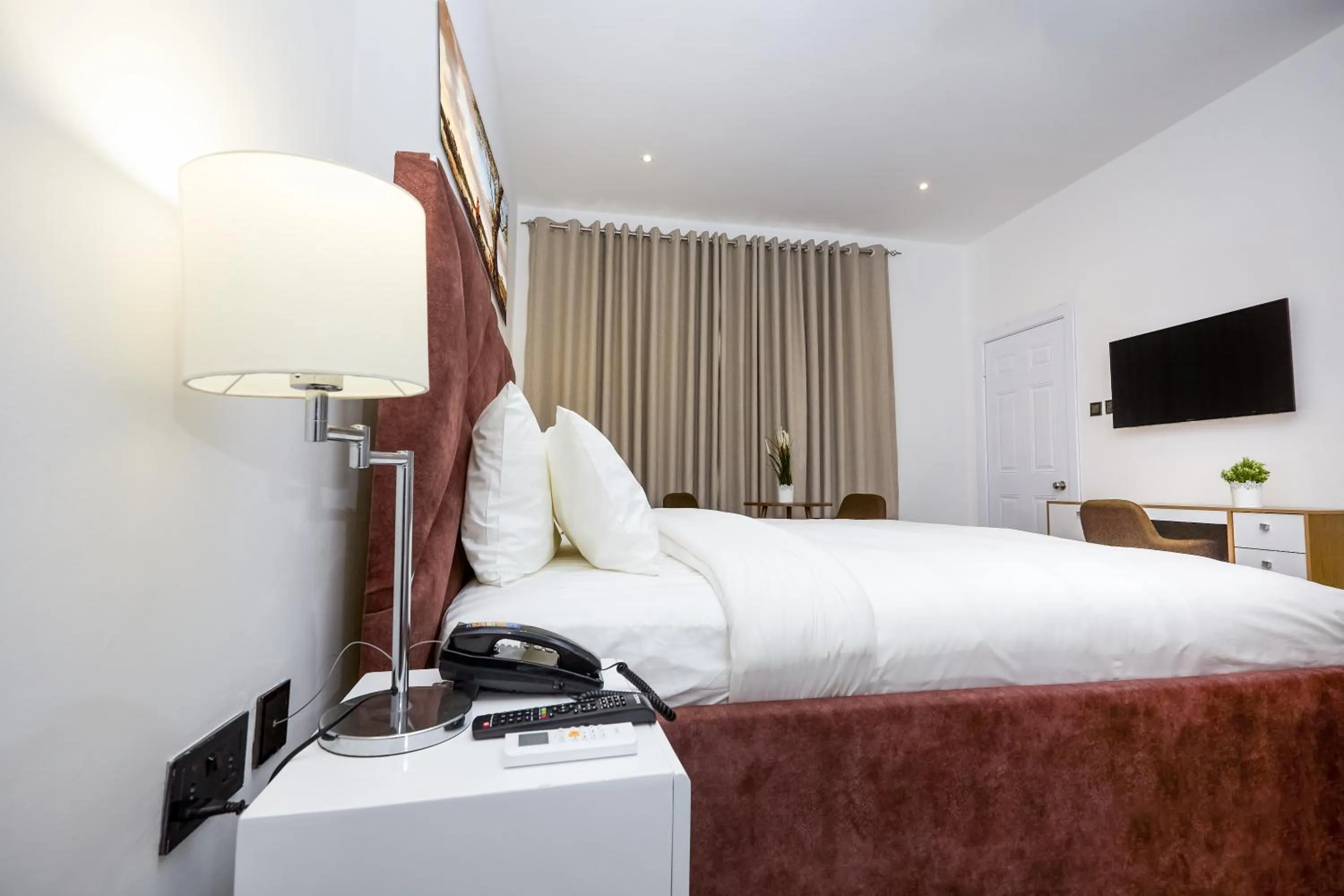 Photo of the whole room in Maple Homes