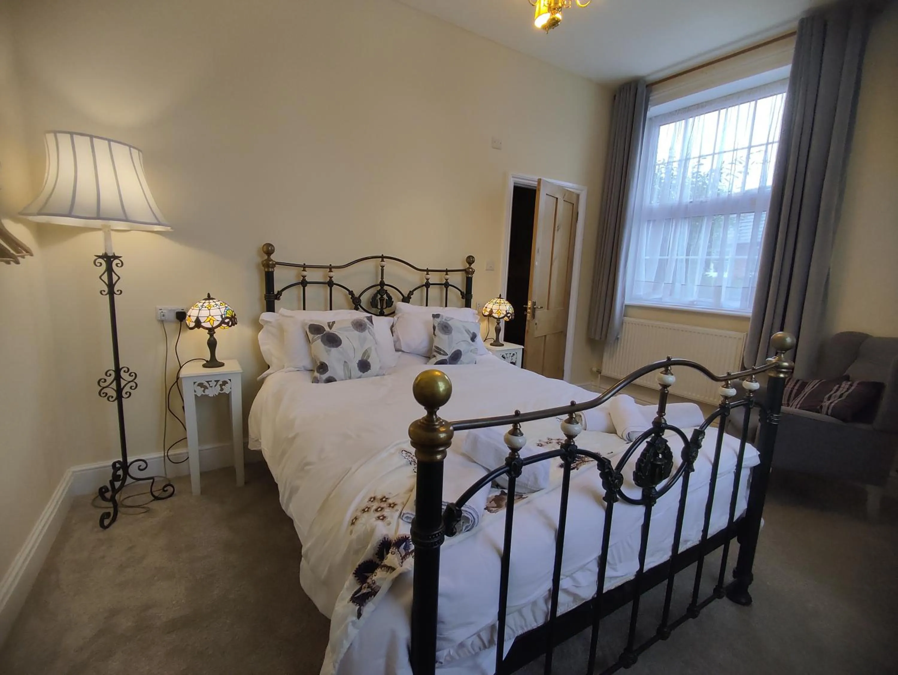 Bedroom, Bed in The Cheesehouse - Seven ensuite bedrooms