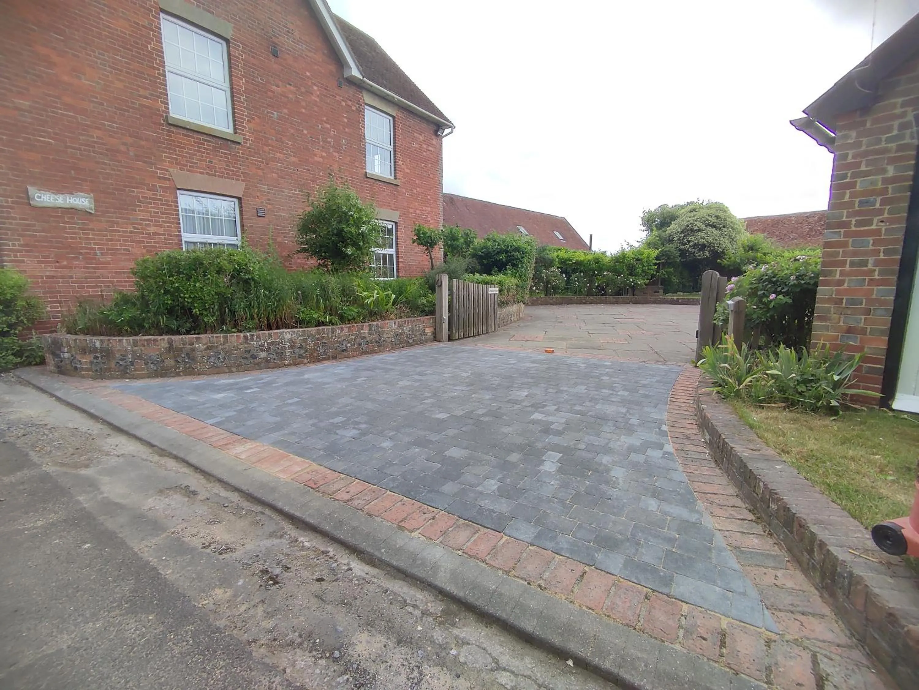 Garden in The Cheesehouse - Seven ensuite bedrooms
