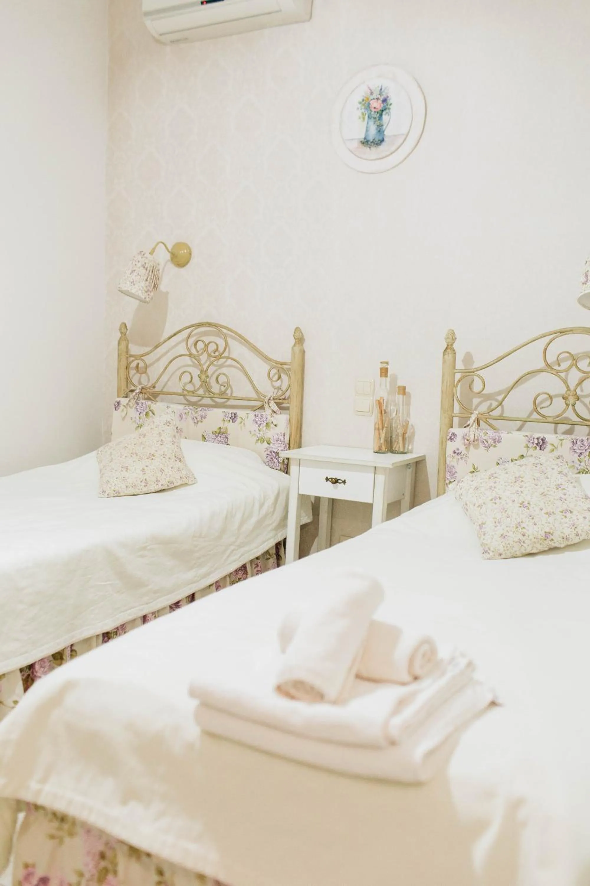 Bed in Lambert