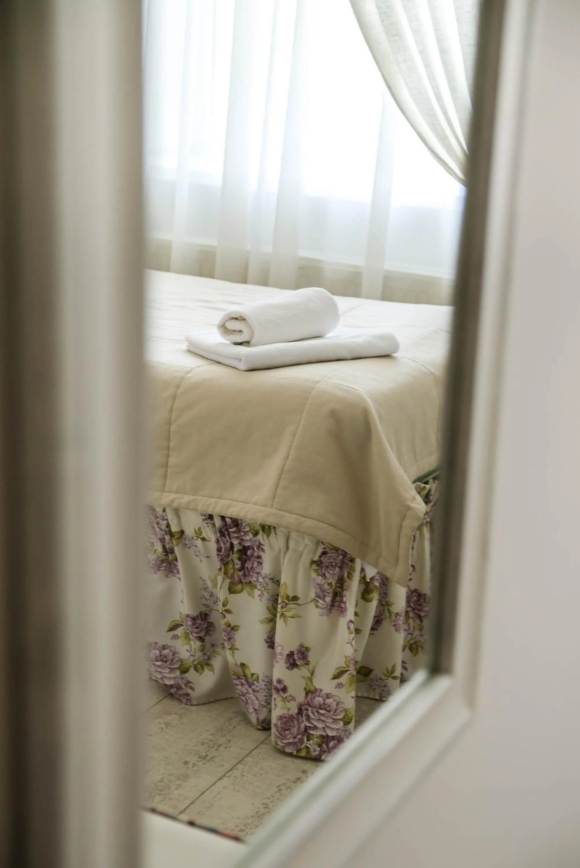Bed in Lambert