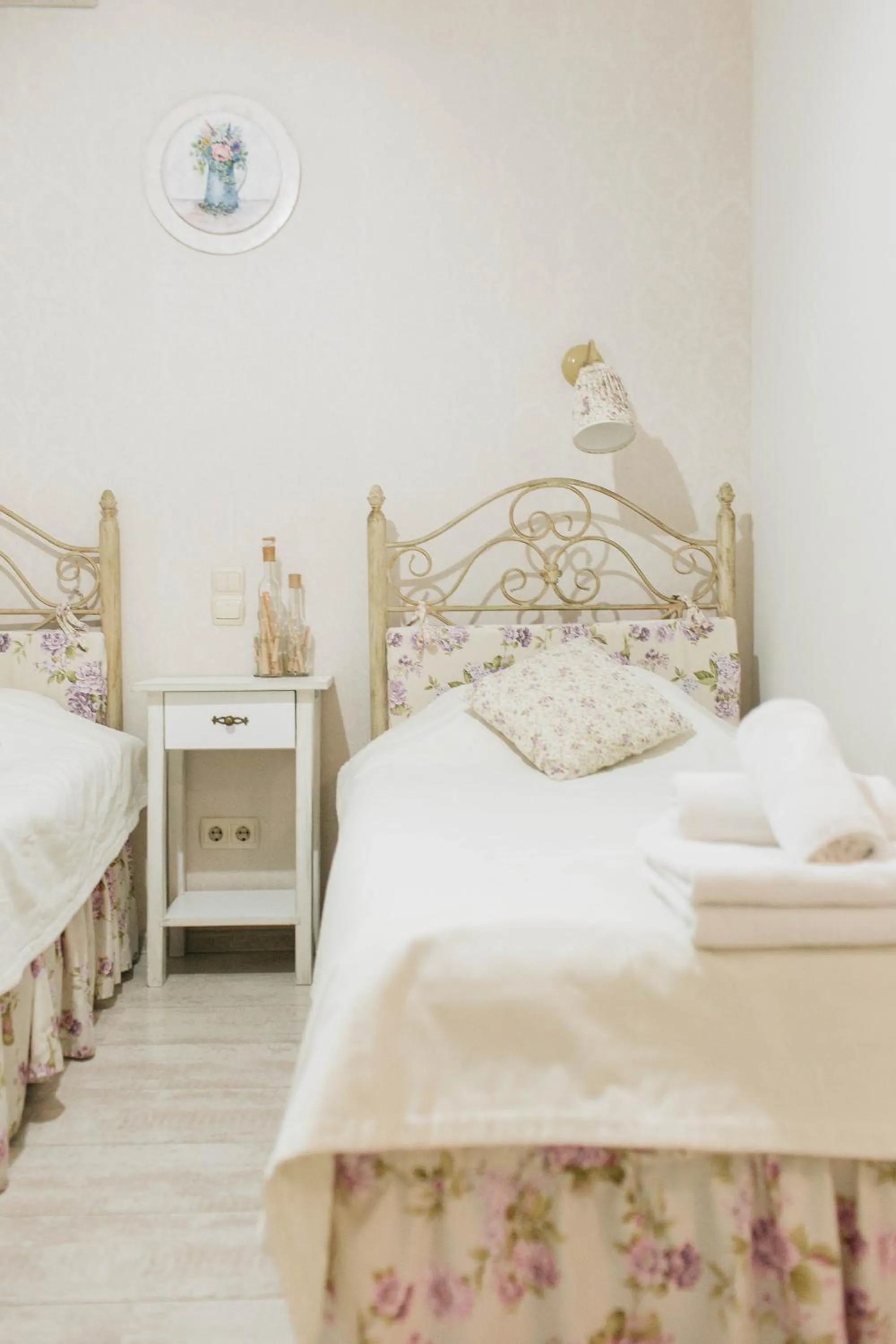 Bed in Lambert