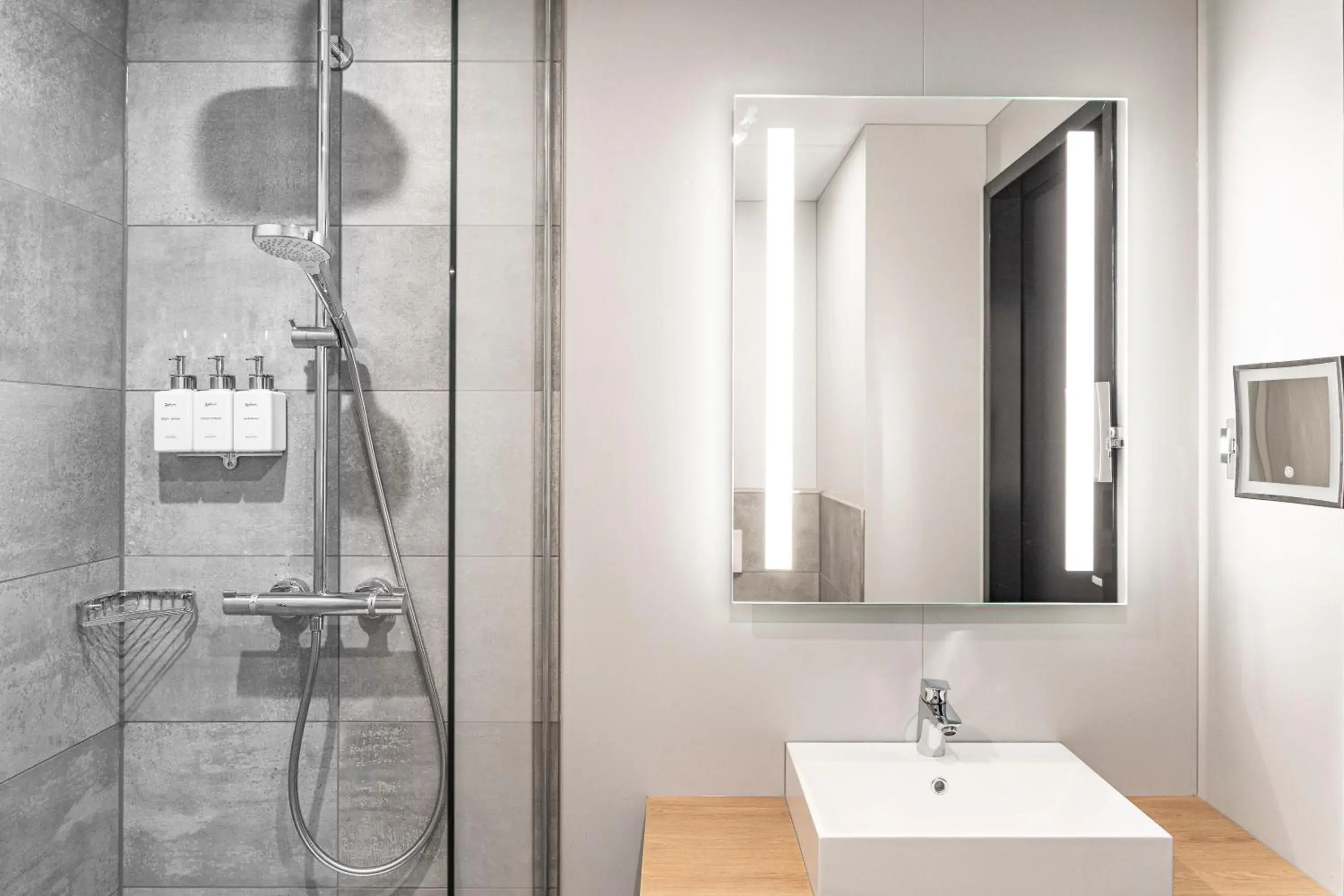 Superior Room with Balcony and Kitchenette in Radisson Hotel Liege City Centre Superior Room with Balcony and Kitchenette in Radisson Hotel Liege City Centre