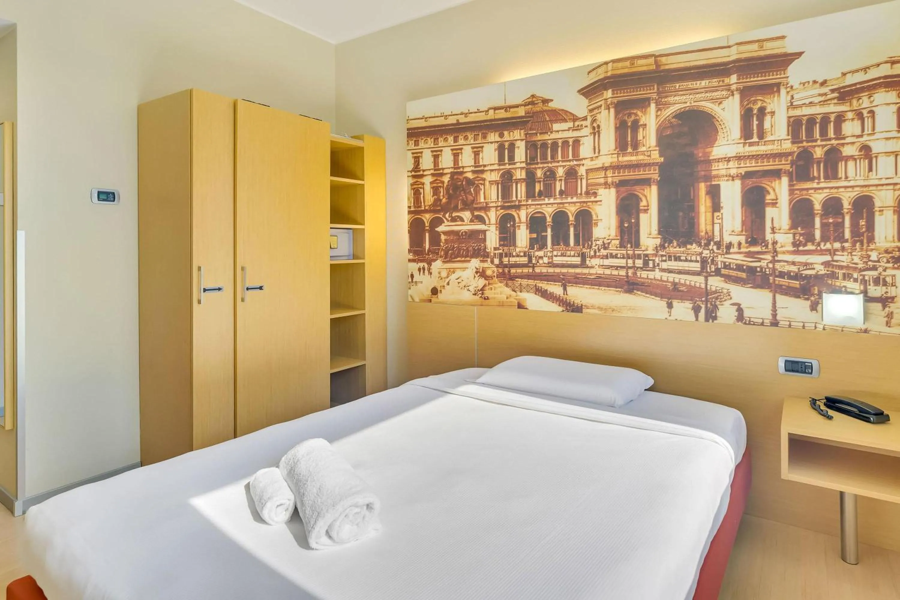 Photo of the whole room, Bed in B&B HOTEL Milano La Spezia