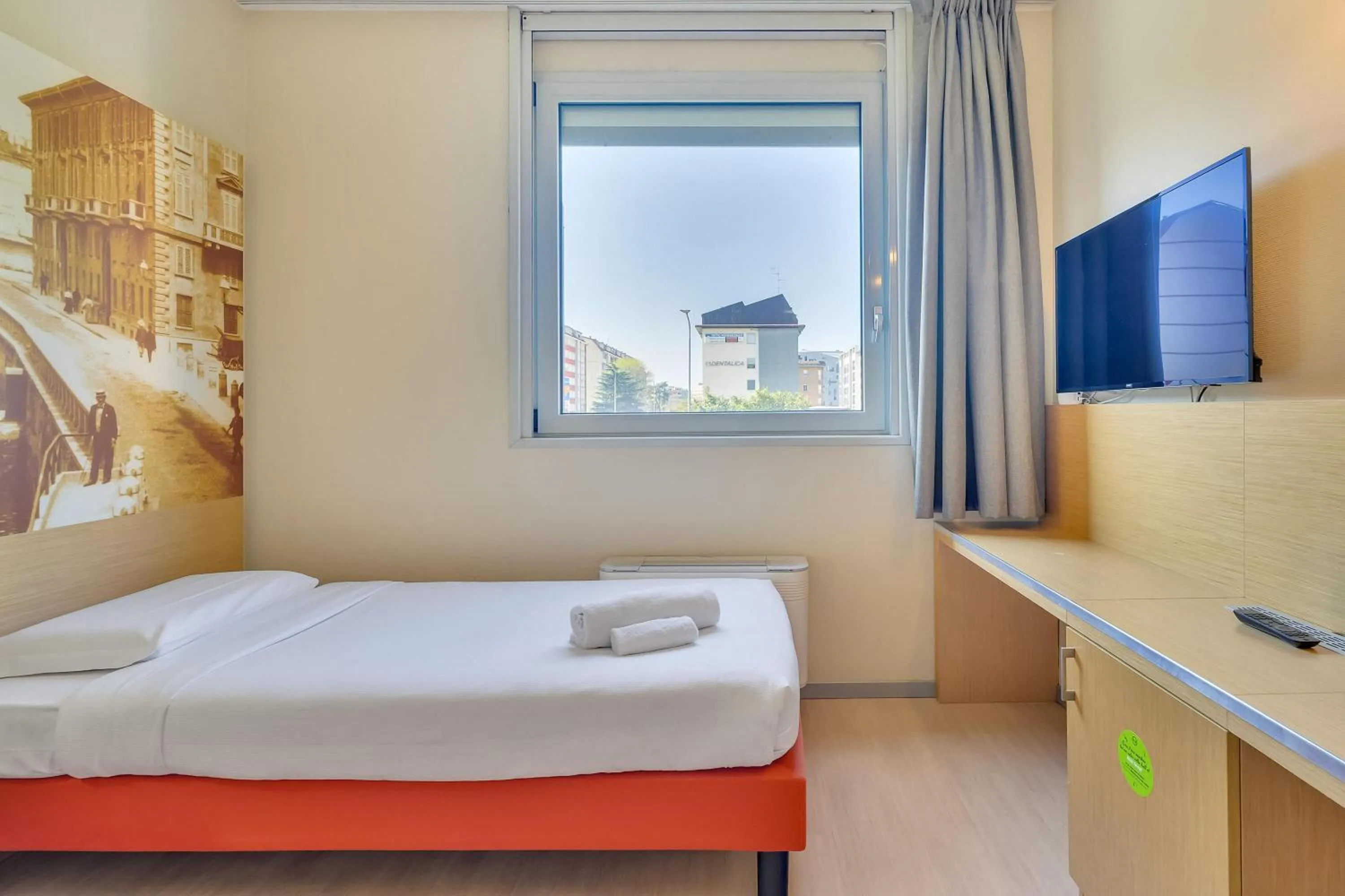 Photo of the whole room, Bed in B&B HOTEL Milano La Spezia