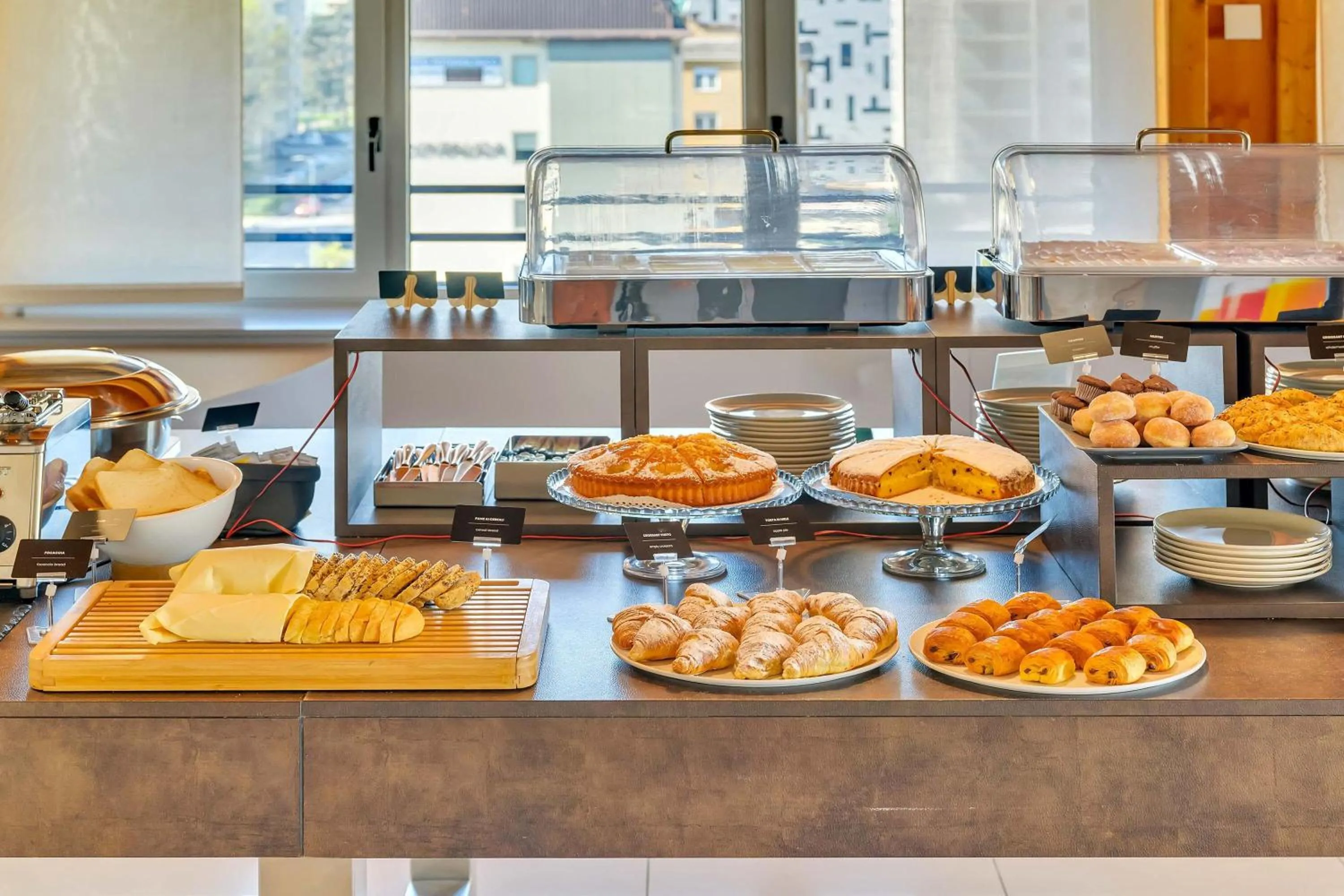 Restaurant/places to eat in B&B HOTEL Milano La Spezia