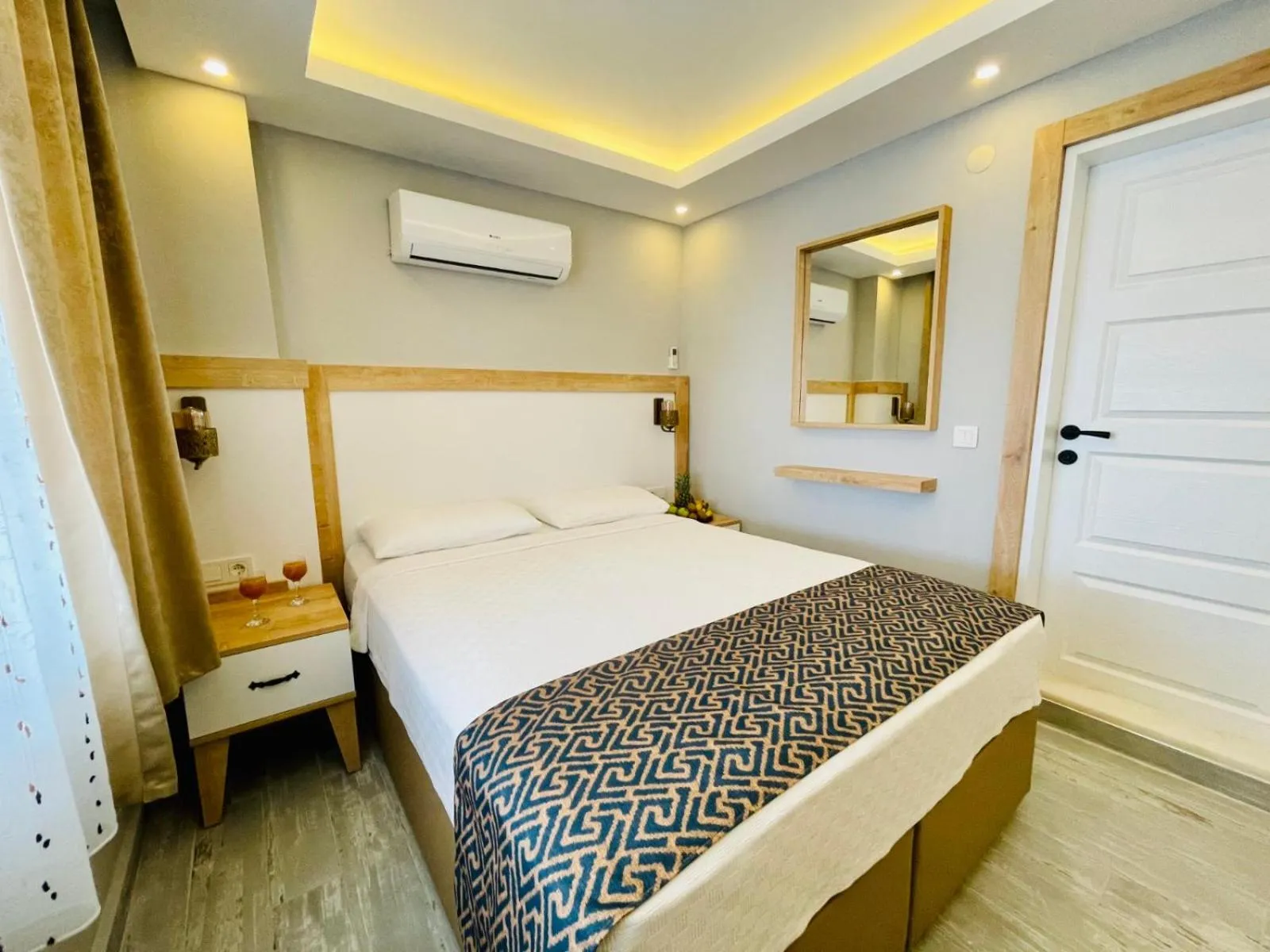 Bed in YALI PANSİYON