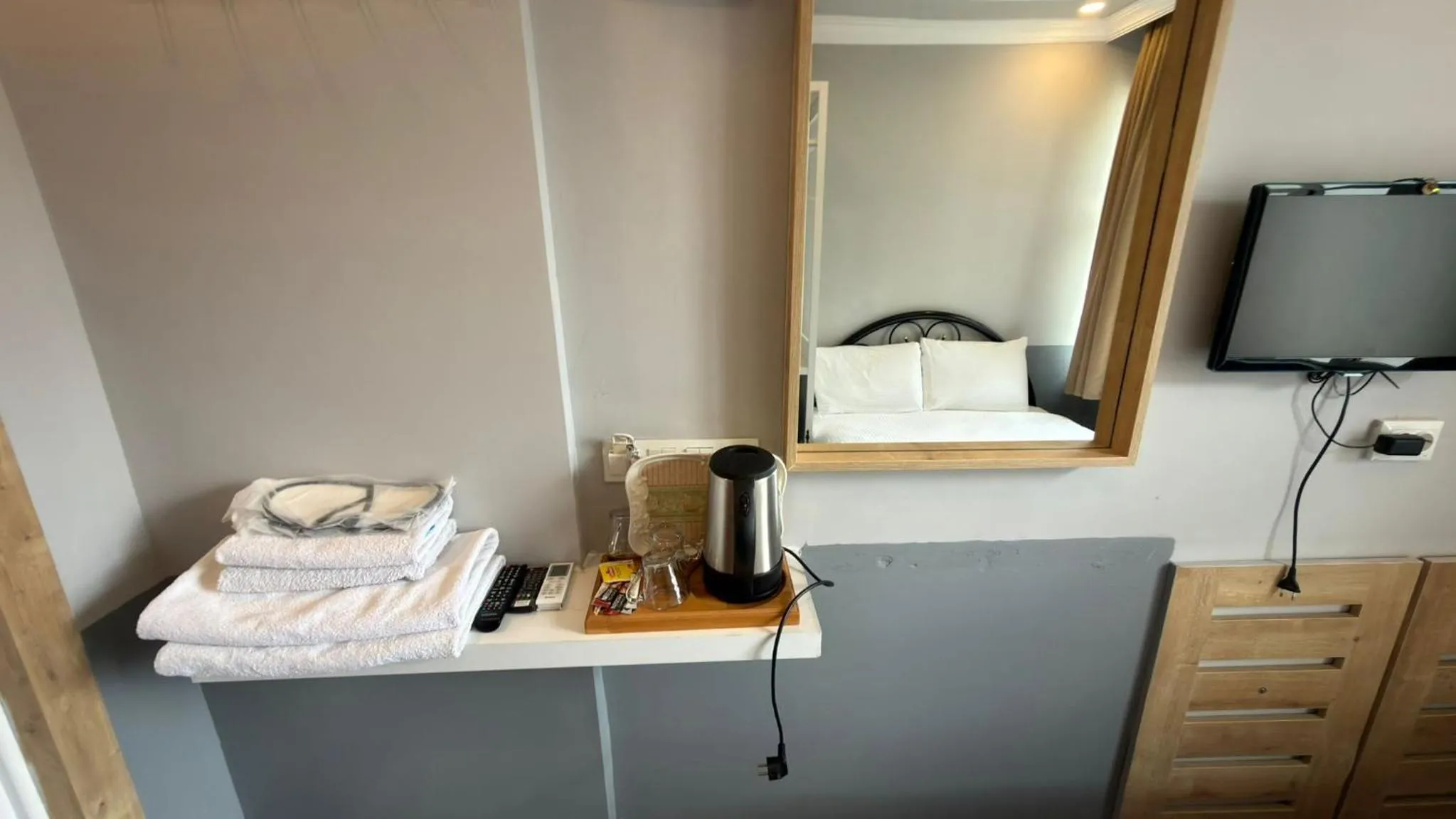 Coffee/tea facilities in YALI PANSİYON