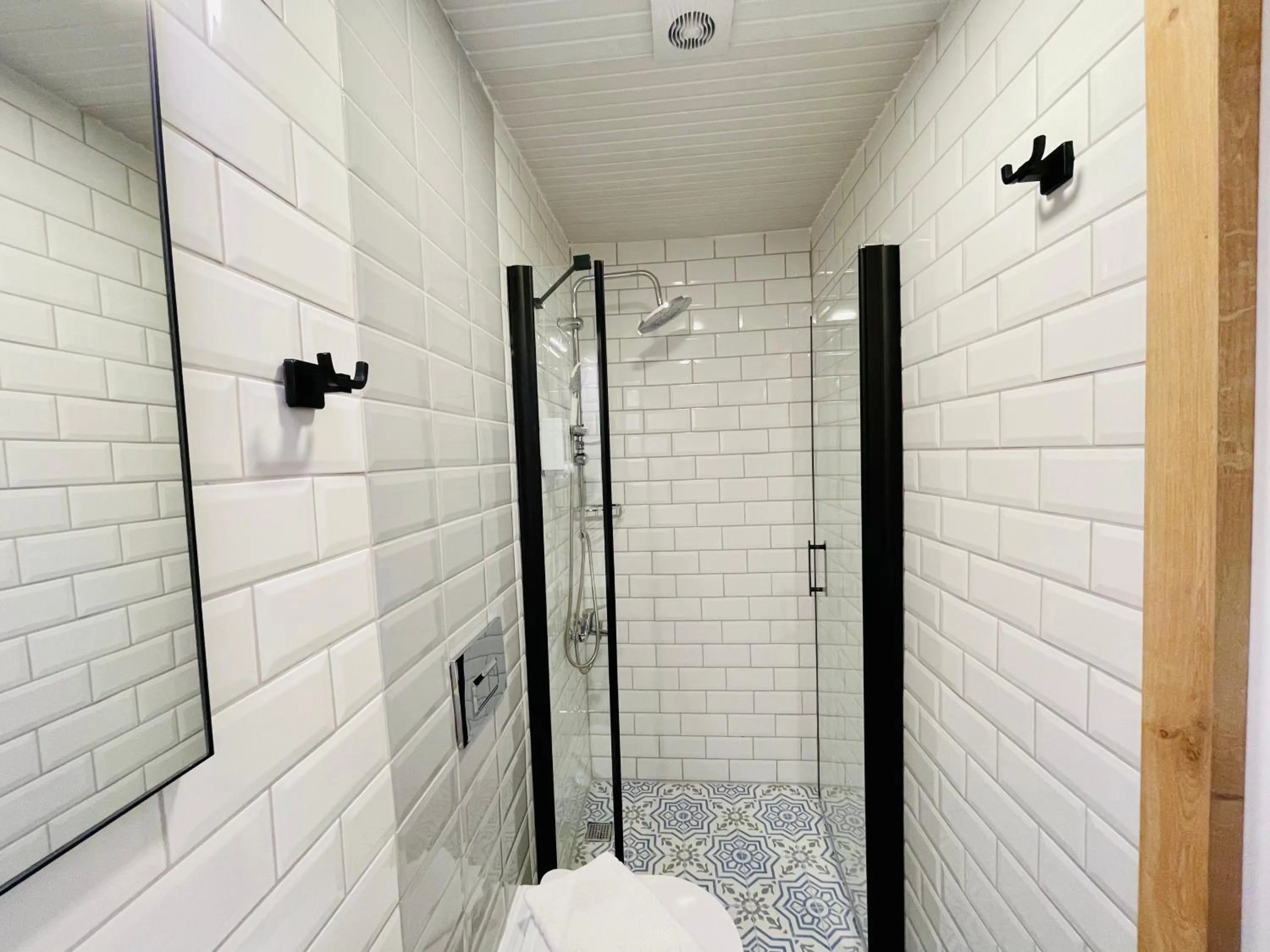 Bathroom in YALI PANSİYON