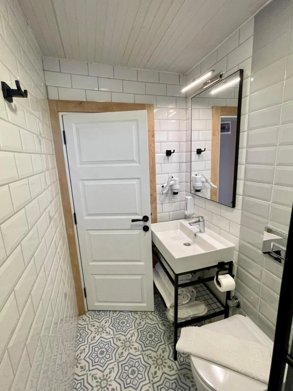 Bathroom in YALI PANSİYON