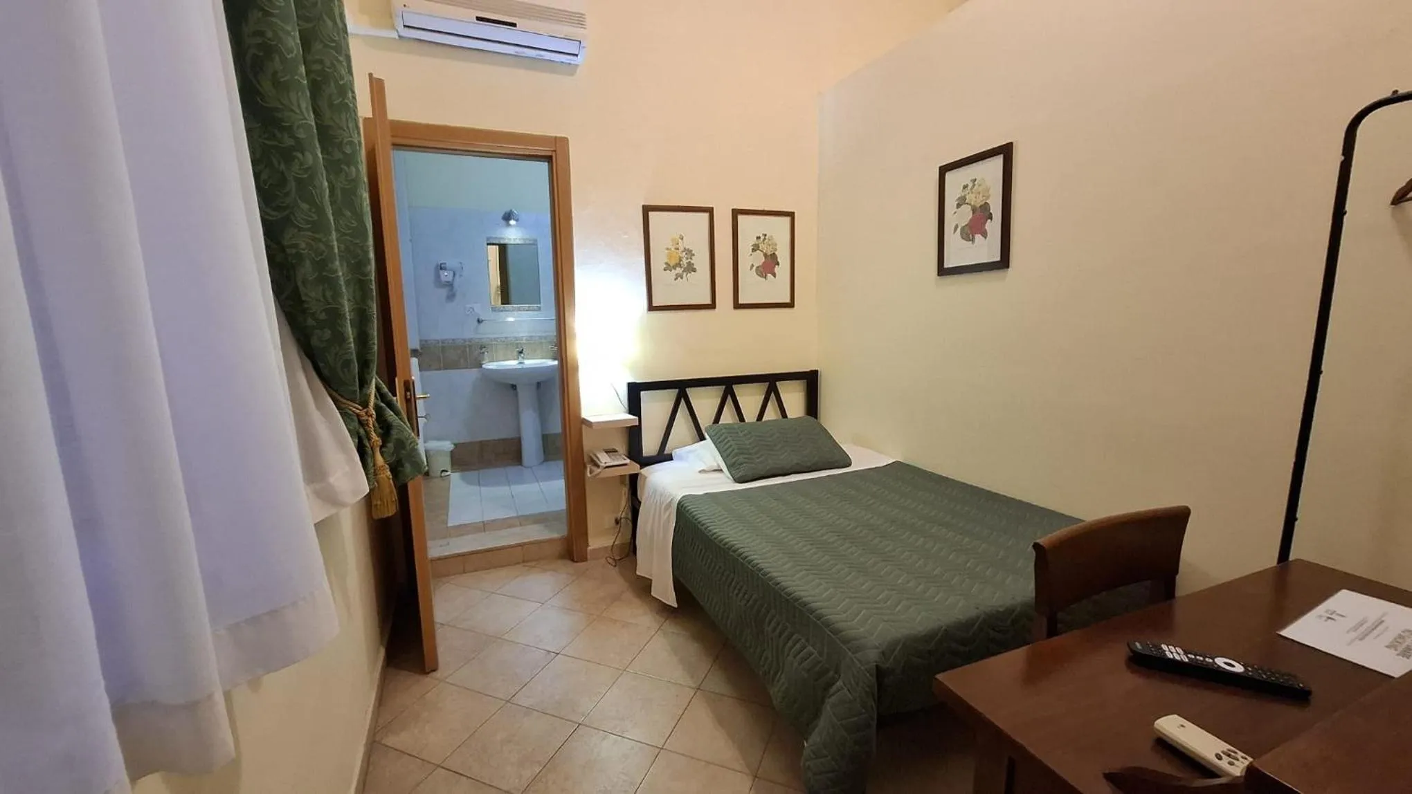 Bed in Hotel del Centro