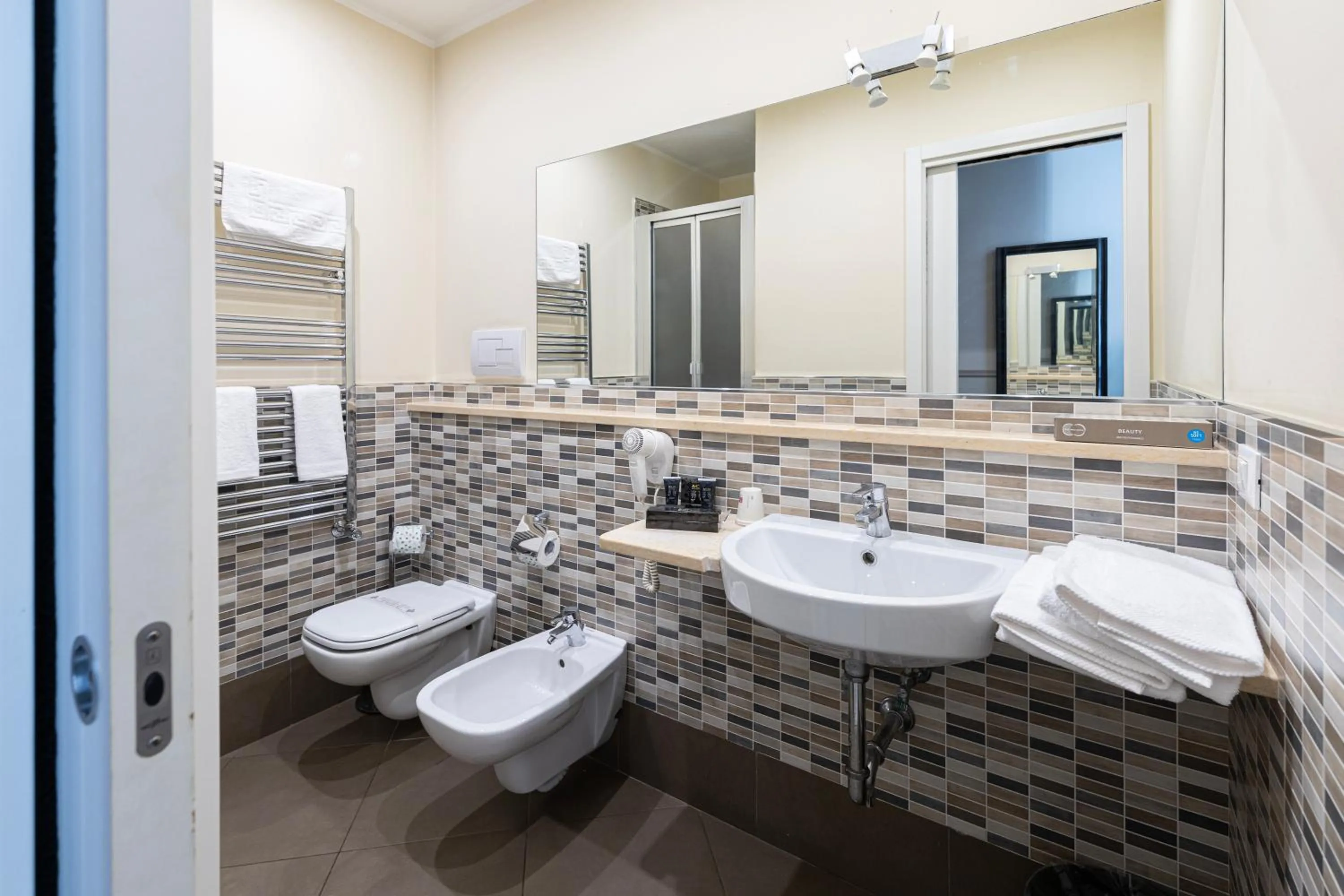 Bathroom in Hotel Ambasciatori