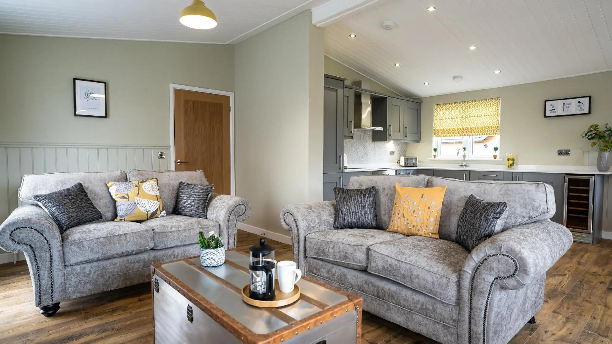 Kitchen or kitchenette in Chestnut Meadow Country Park