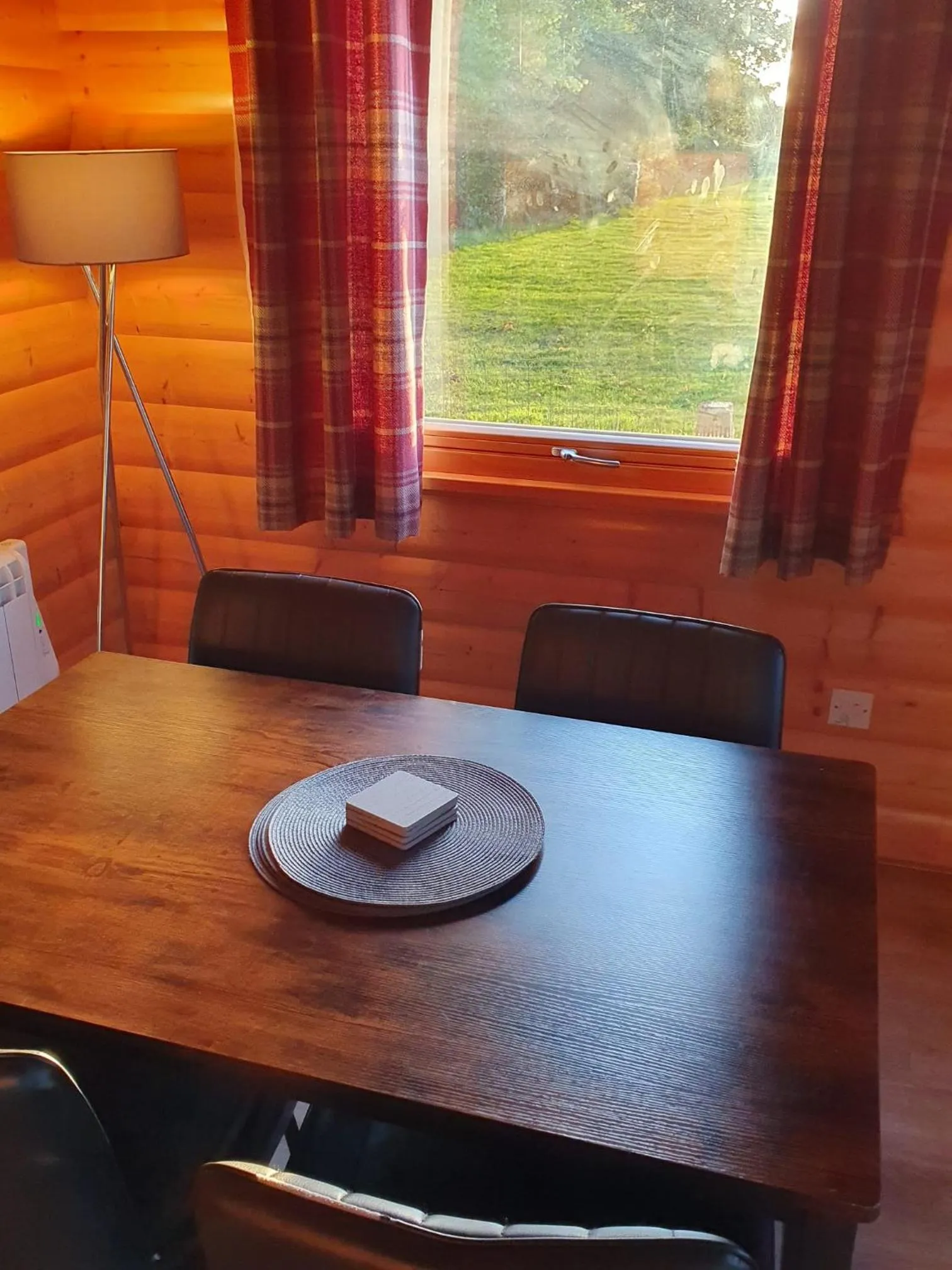 Dining area in Chestnut Meadow Country Park