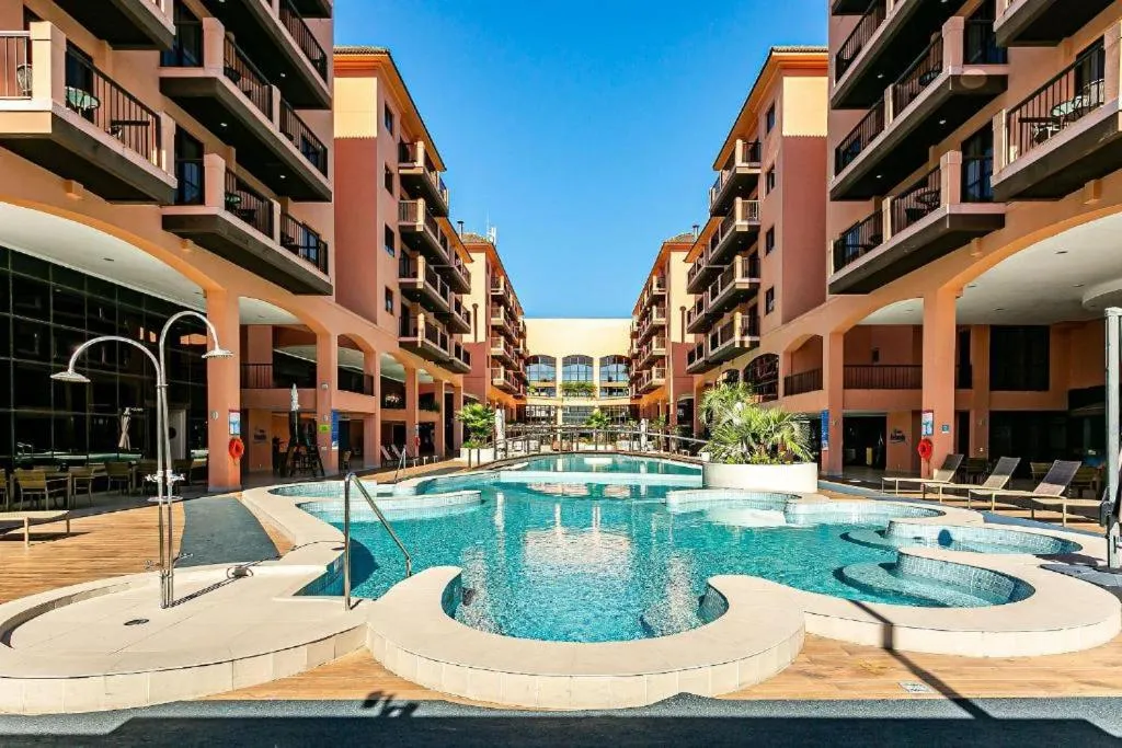 Swimming pool in Jurerê Beach Village - Suíte