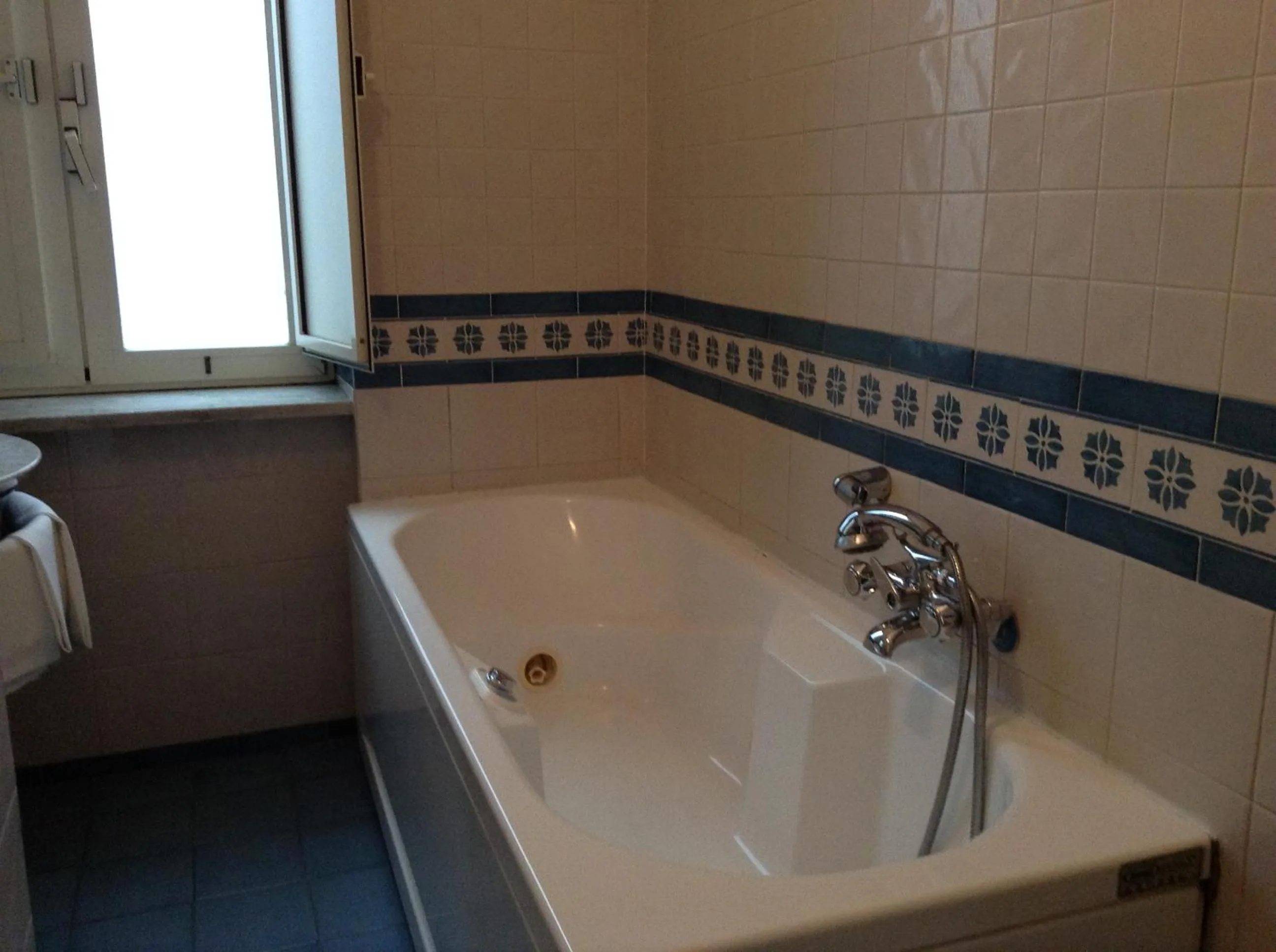 Bathroom in Hotel Lidomare