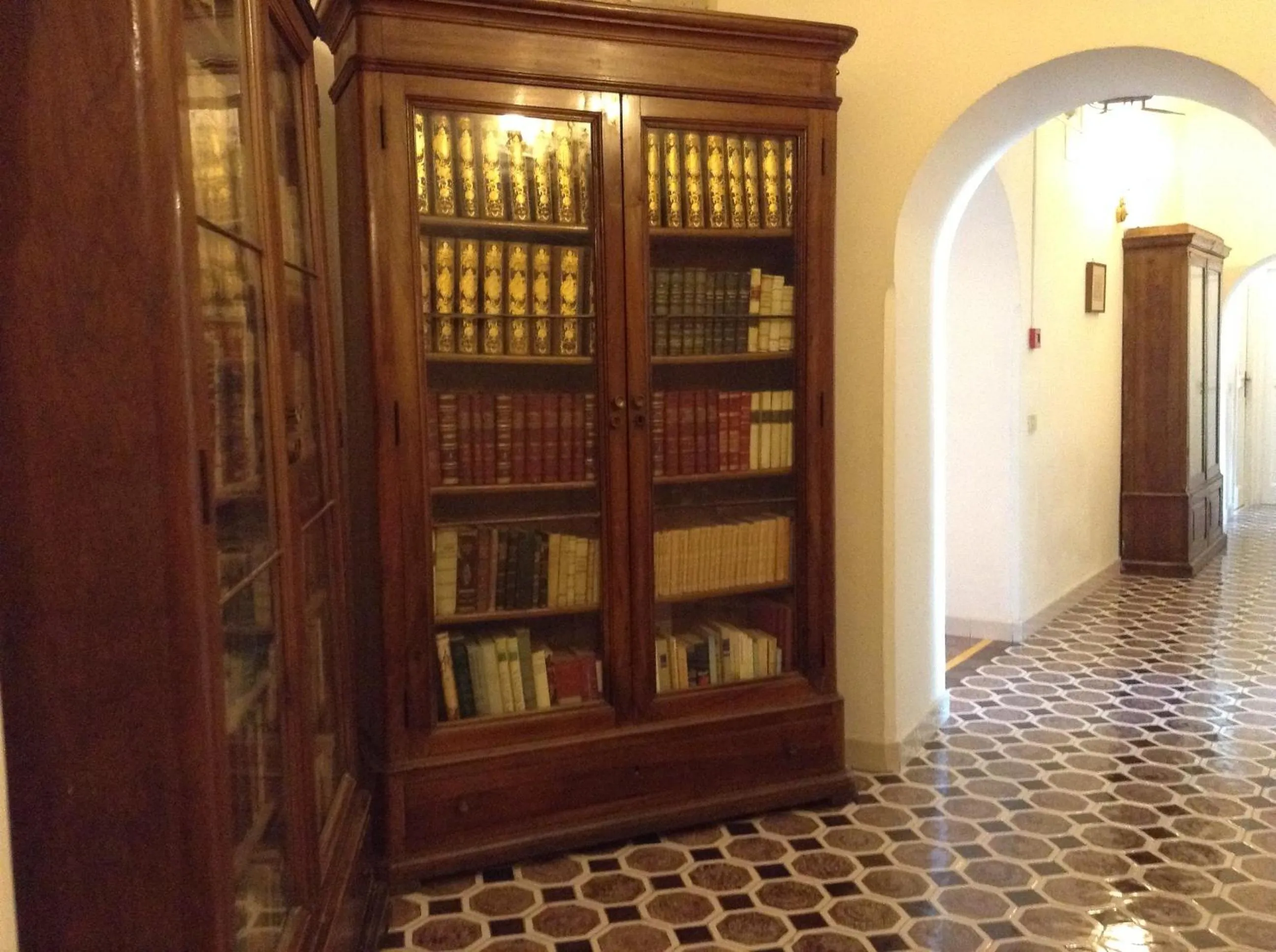 Library in Hotel Lidomare