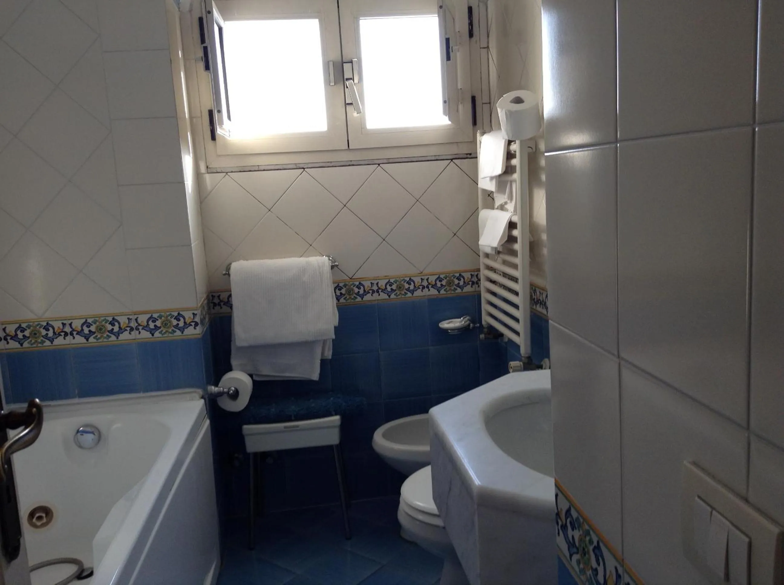 Bathroom in Hotel Lidomare