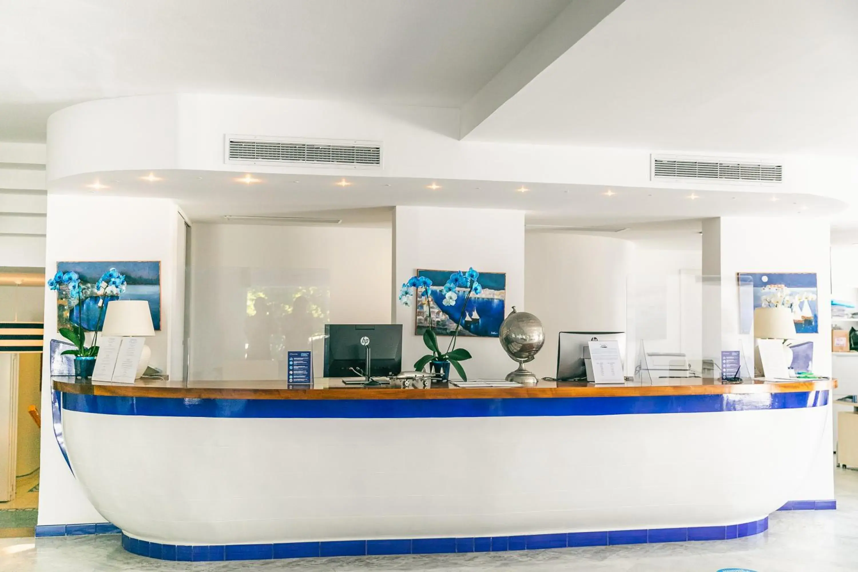 Lobby or reception in Hotel Saline Lobby or reception in Hotel Saline