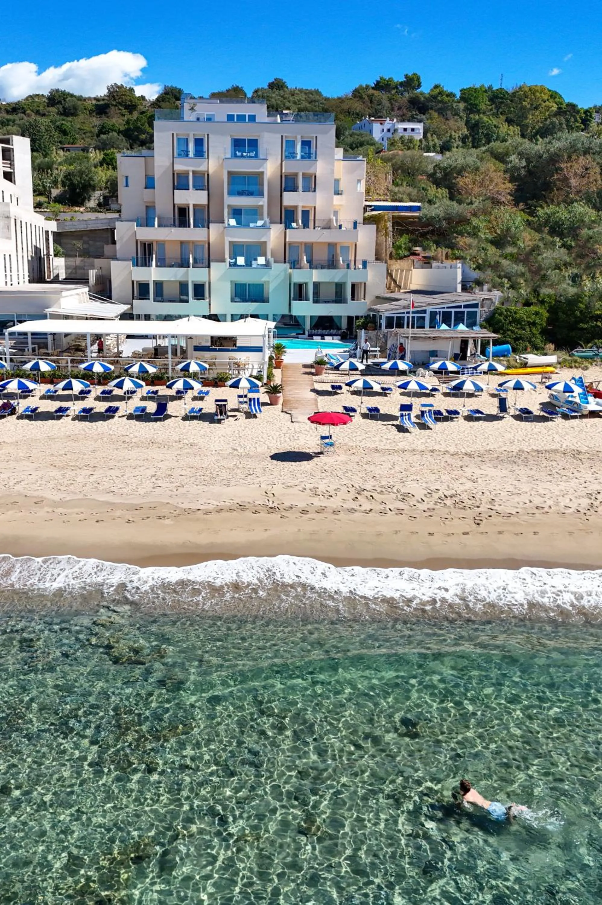 Property building in Hotel Saline