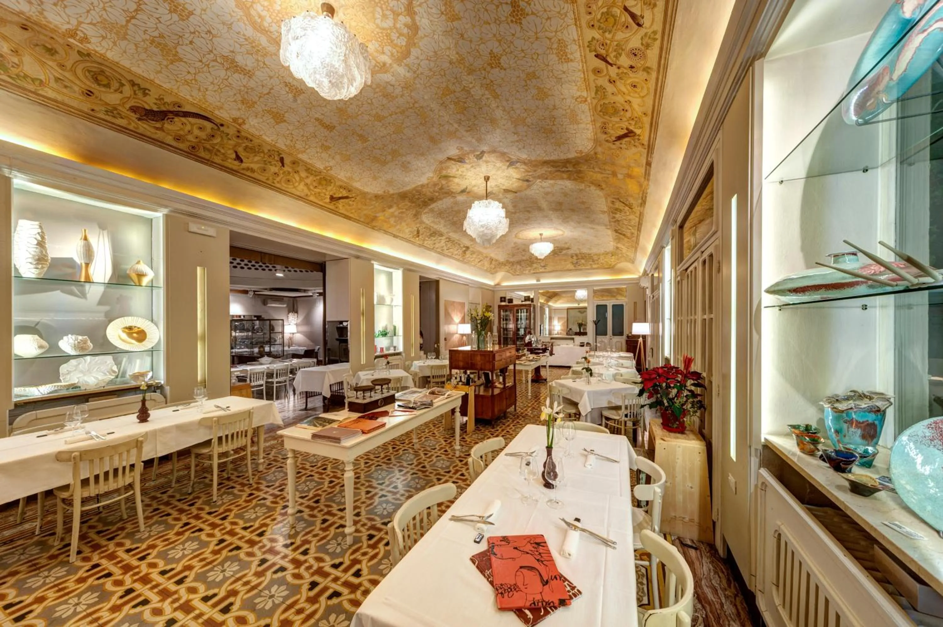 Restaurant/places to eat in Hotel Vittoria