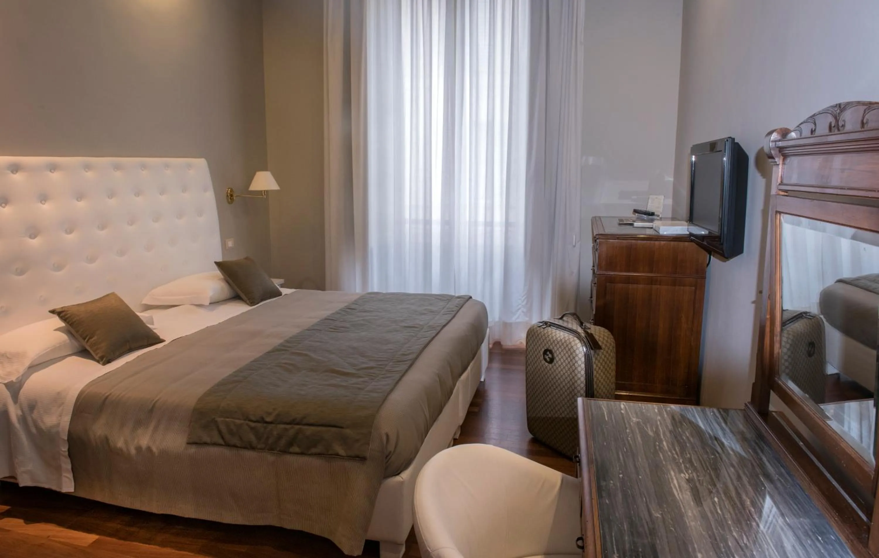 Bedroom, Bed in Hotel Vittoria