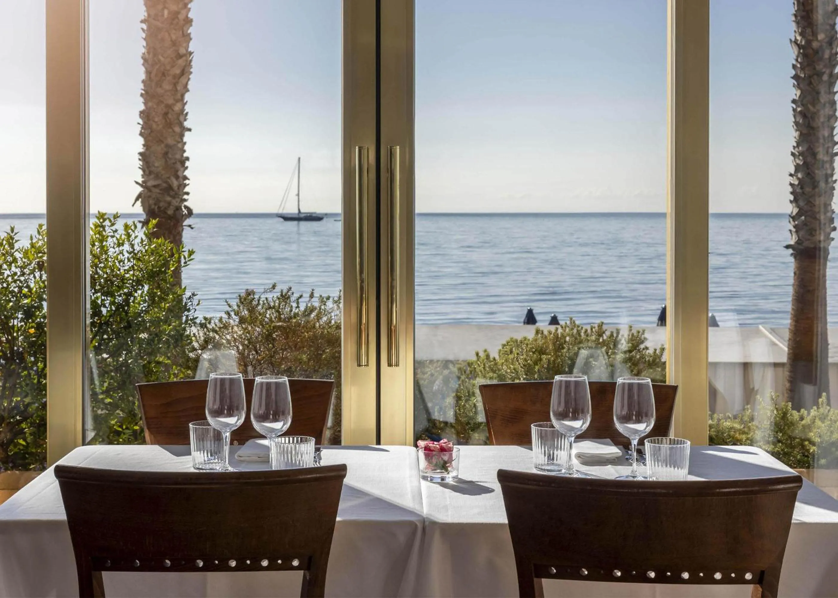 Restaurant/places to eat in B&B HOTEL Diano Marina Palace