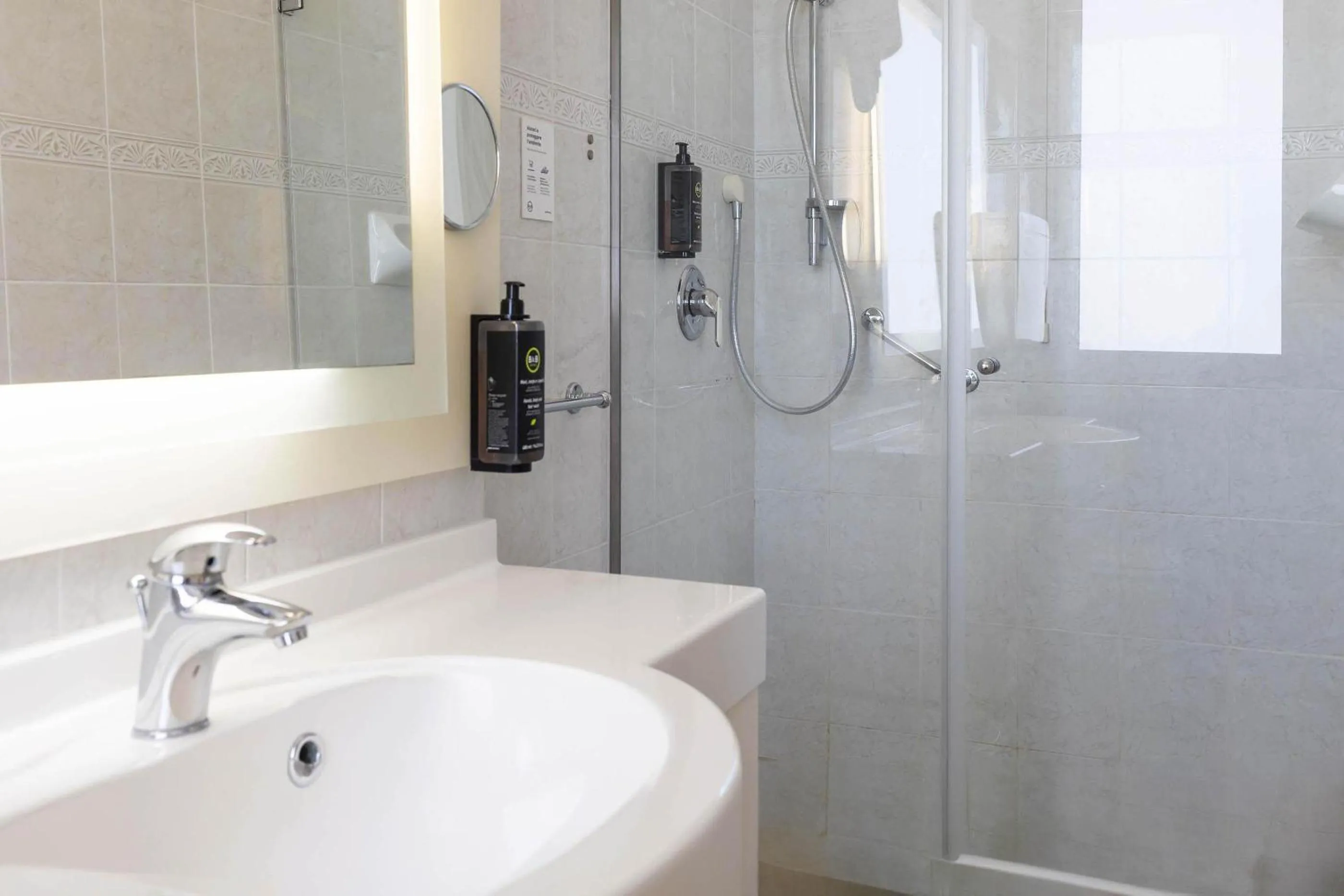 Photo of the whole room in B&B HOTEL Diano Marina Palace