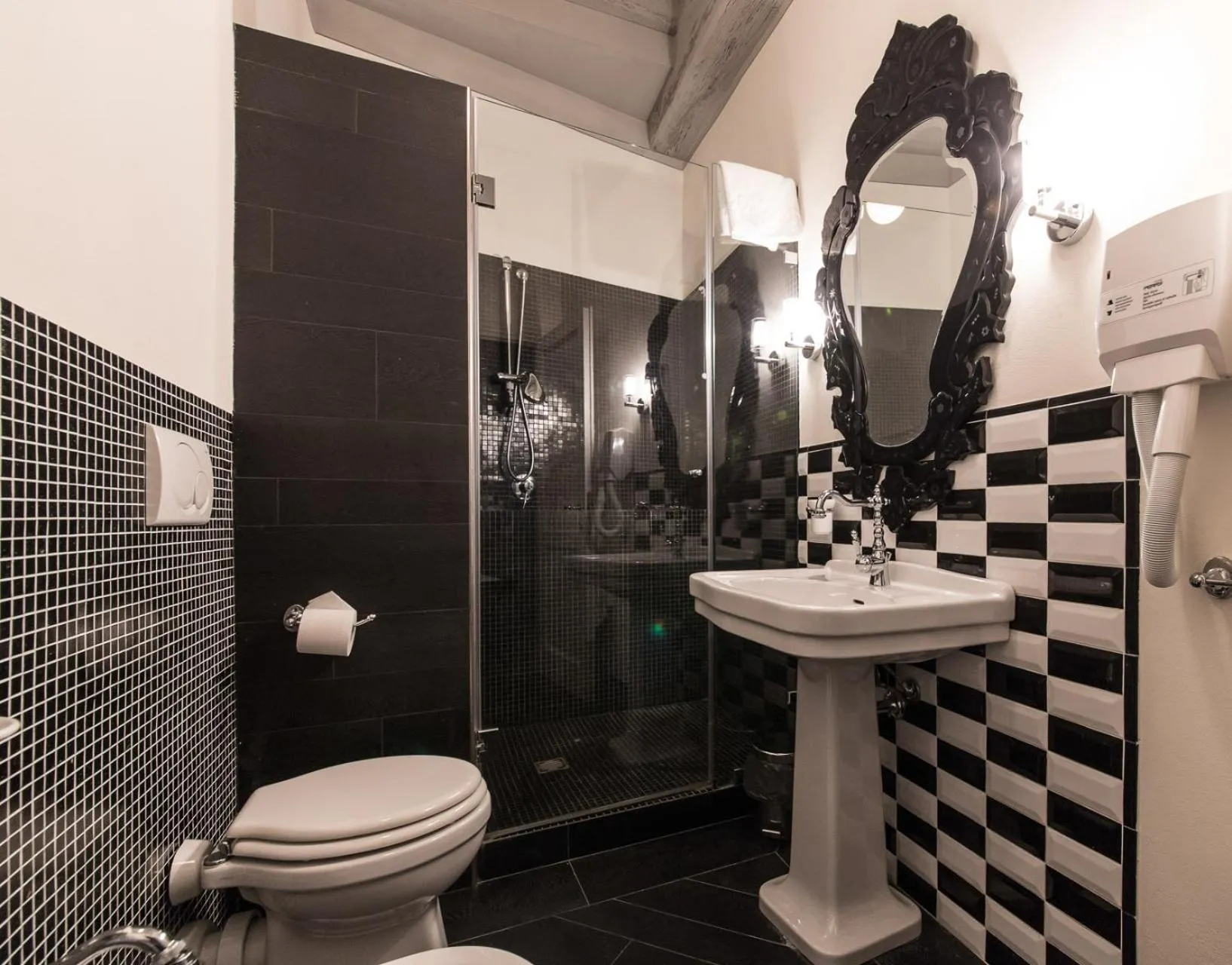 Bathroom in Villa Casagrande Resort e SPA