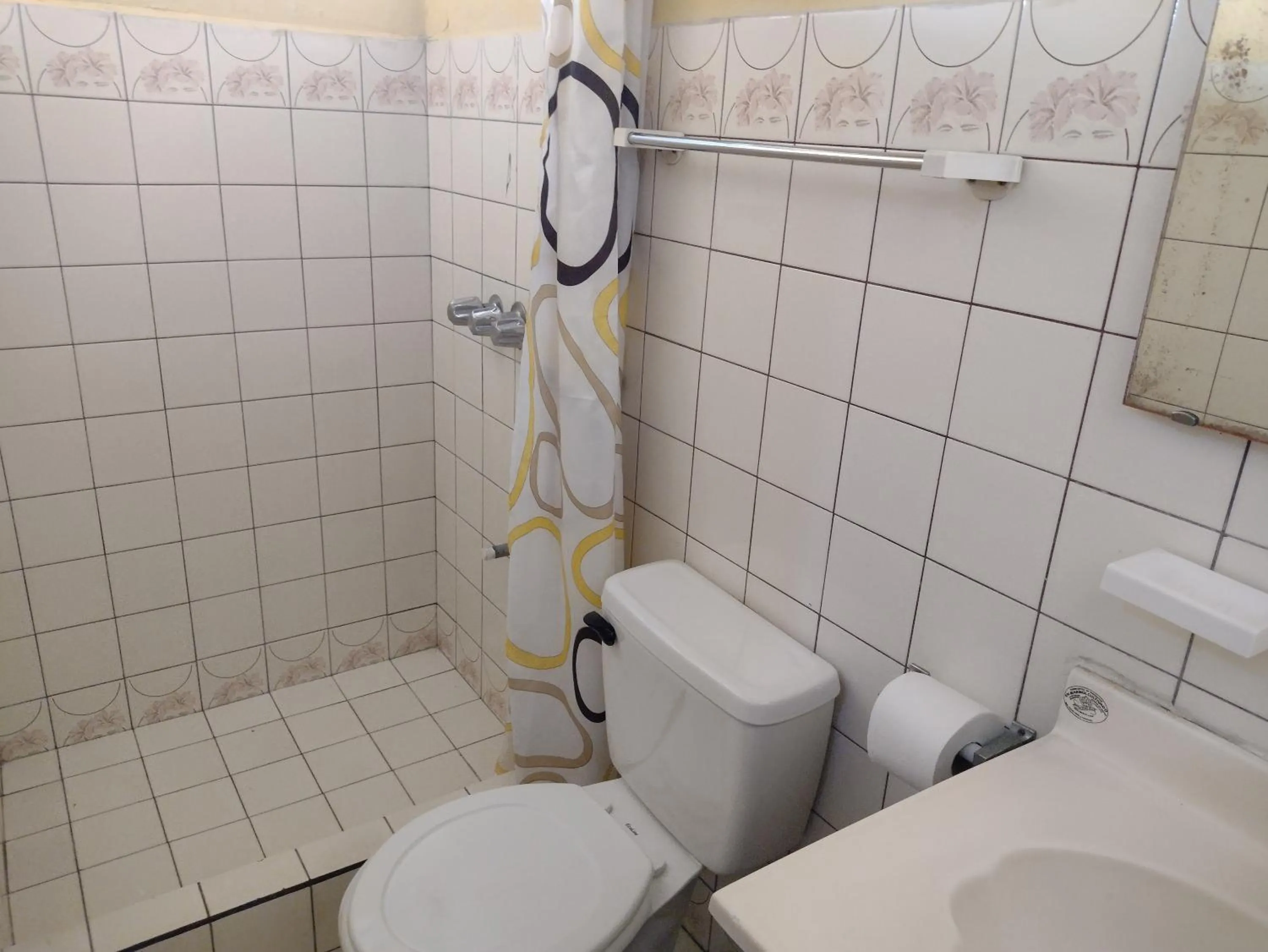 Bathroom in Hotel Alajuela Costa Rica Airport