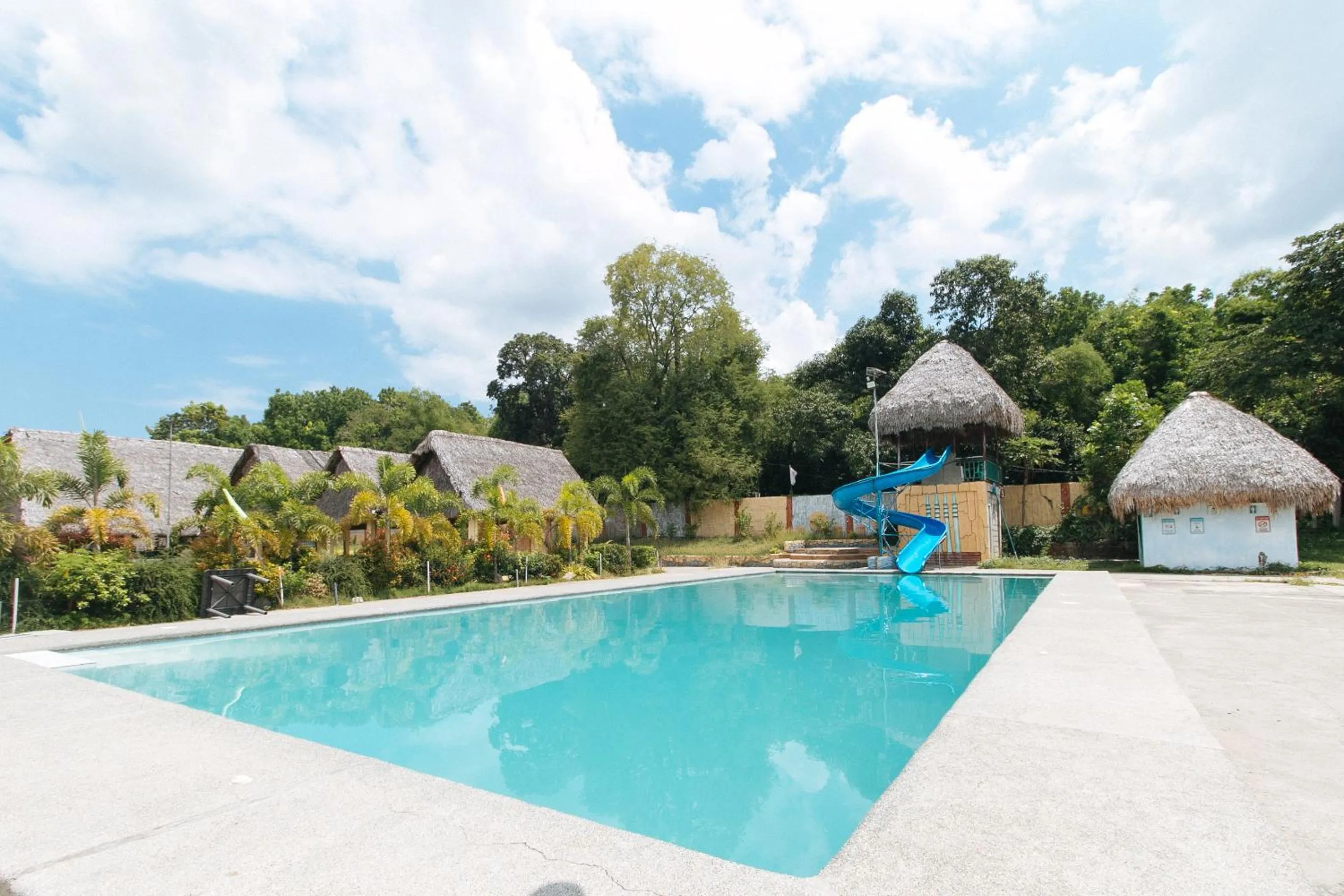 Garden in RedDoorz @ Afamosa Villas Resort Ilocos Sur