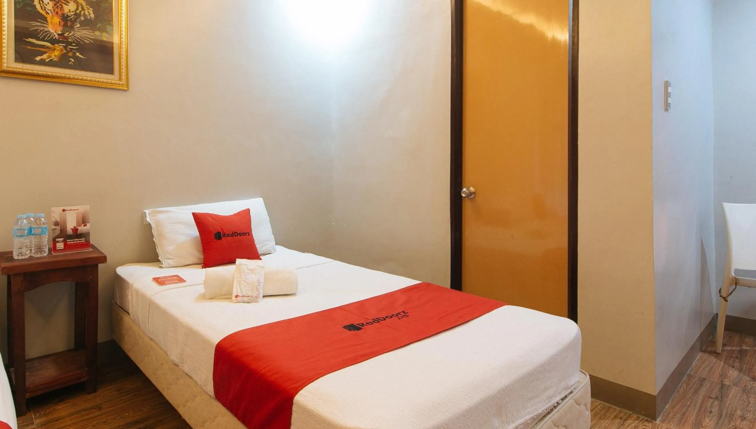 Bed in RedDoorz @ Afamosa Villas Resort Ilocos Sur