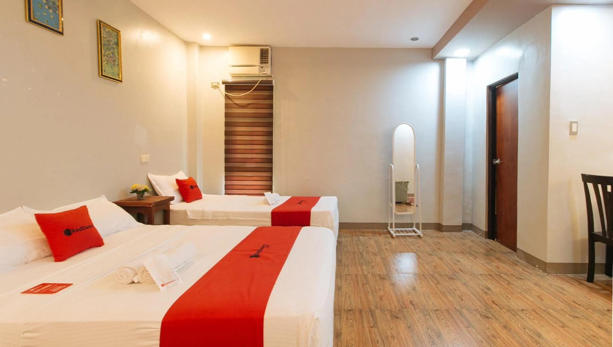 Bed in RedDoorz @ Afamosa Villas Resort Ilocos Sur